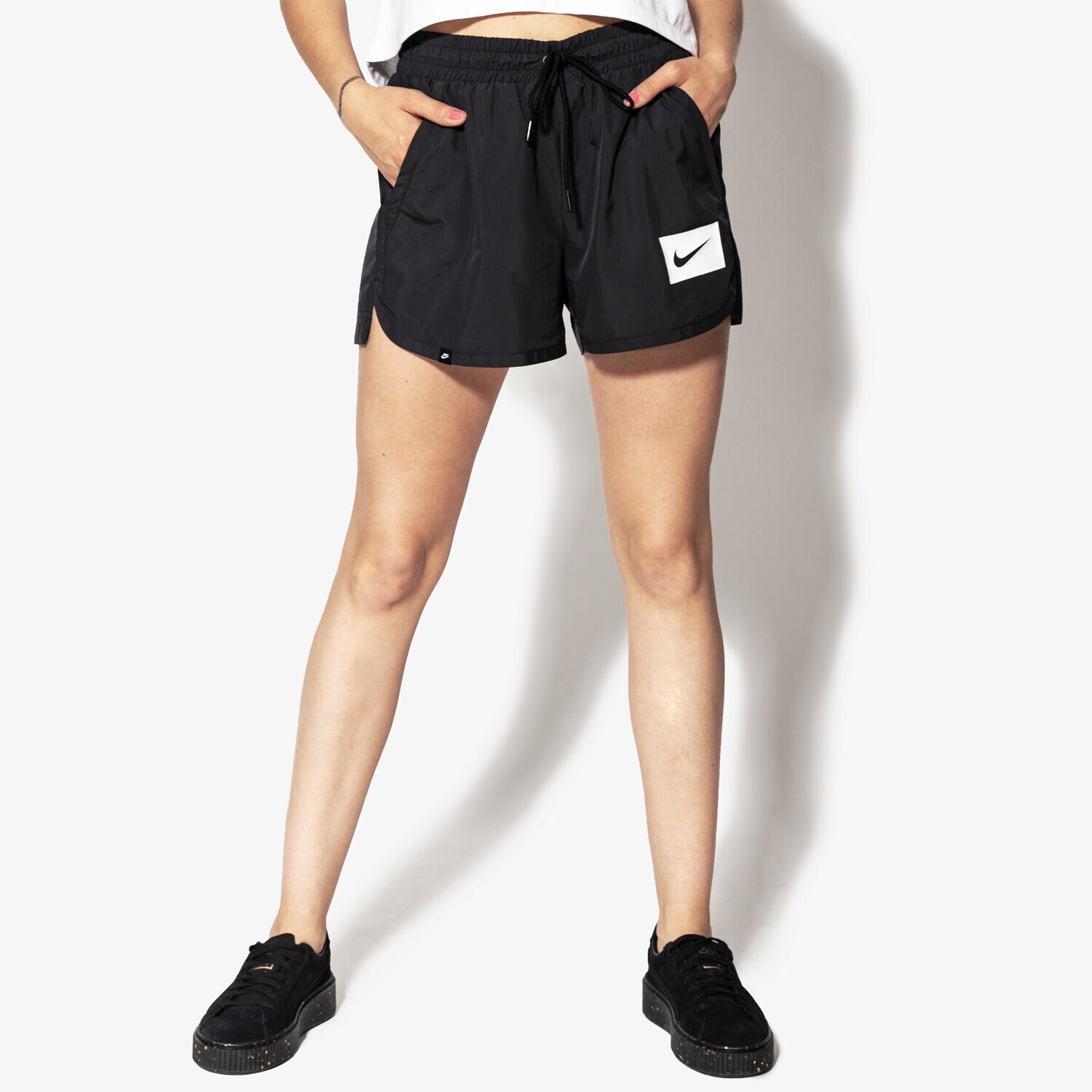 Femei pantaloni scurți NIKE PANTALONI SCURȚI W NSW SHORT SWSH MSH 892923-010 Negru