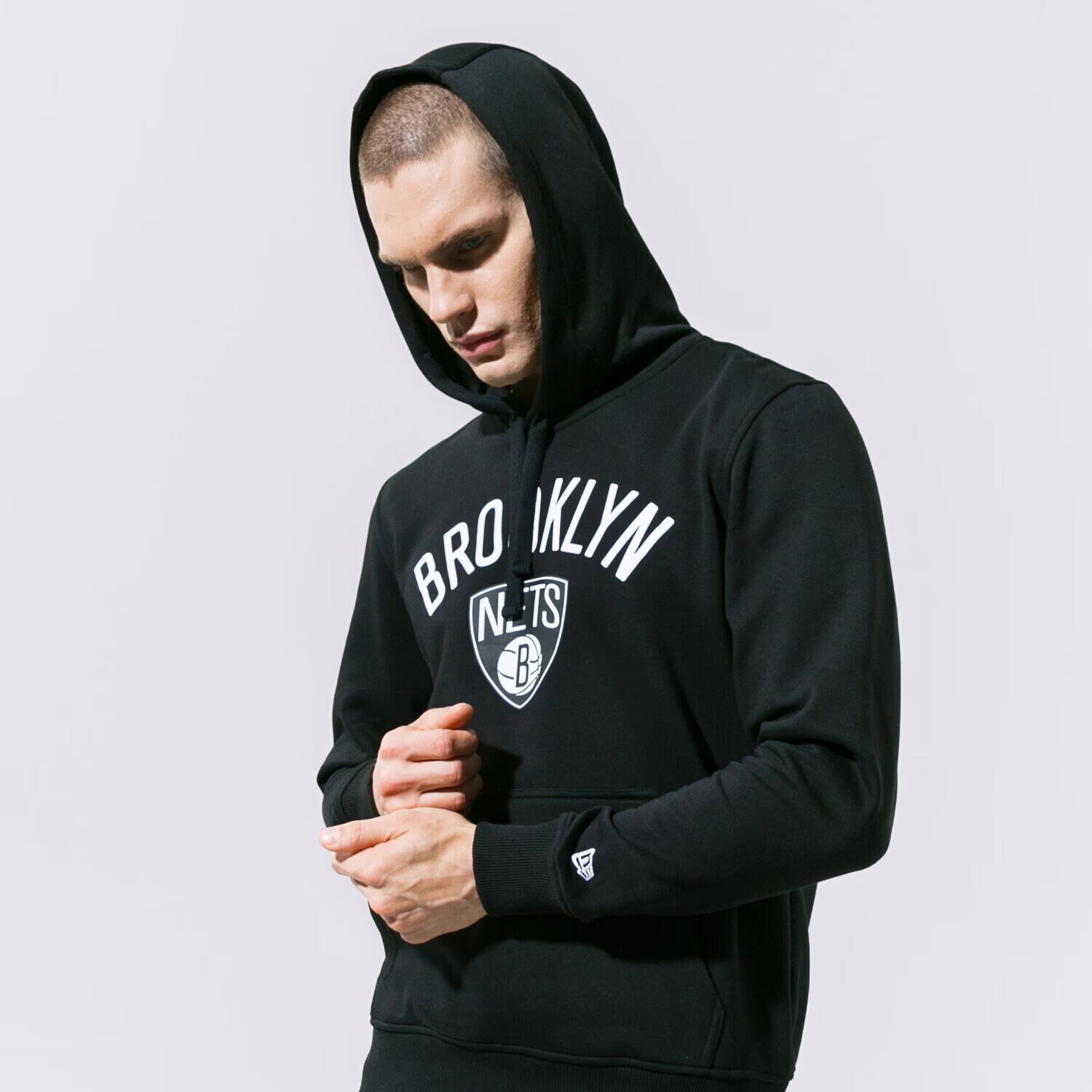 Bărbați bluză NEW ERA BLUZĂ NBA TOP 6 BROOKLYN NETS BLK BROOKLYN NETS BLK 11530762 Negru