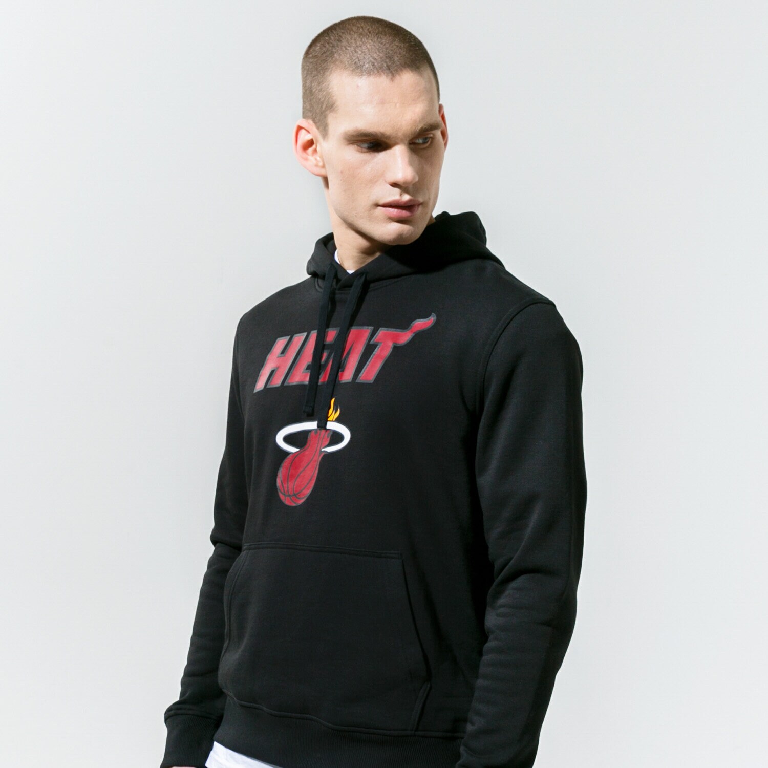 Bărbați bluză NEW ERA BLUZĂ NBA TOP 6 MIAMI HEAT MIAMI HEAT BLK 11530757 Negru