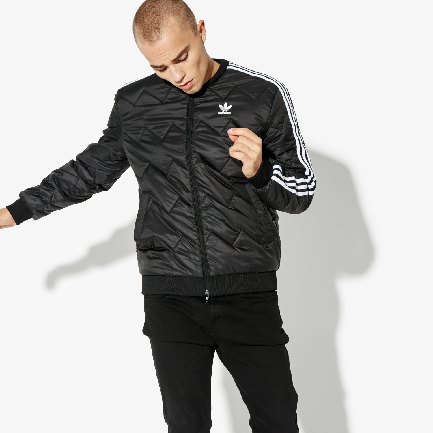 Bărbați eacă de iarnă ADIDAS JACHETĂ SST QUILTED WINTER DH5008 Negru