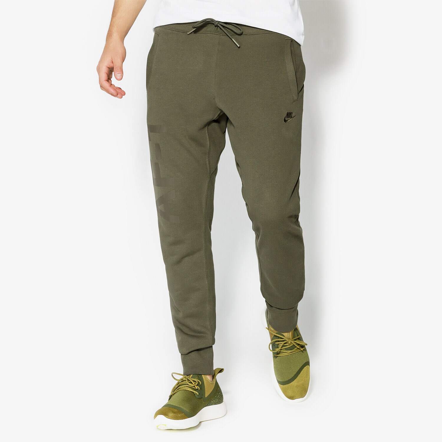 Bărbați pantaloni NIKE PANTALONI  M NSW JGGR FT AF1 925444325 Kaki