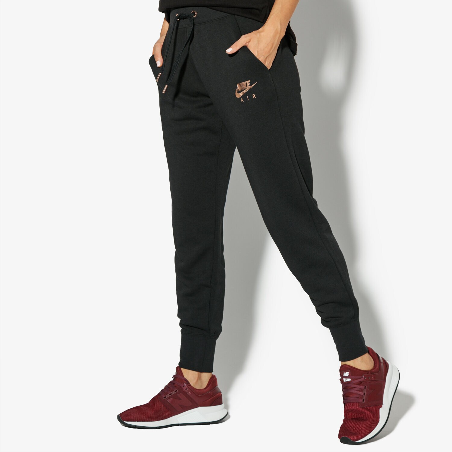 Femei pantaloni NIKE PANTALONI  W NSW RALLY PANT REG AIR 931870-010 Negru