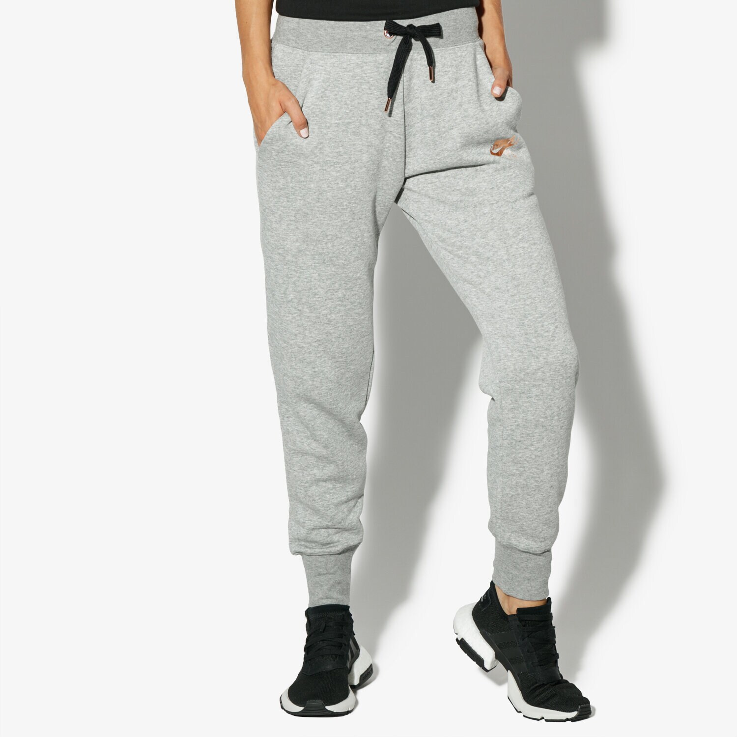 Femei pantaloni NIKE PANTALONI  W NSW RALLY PANT REG AIR 931870-063 Gri