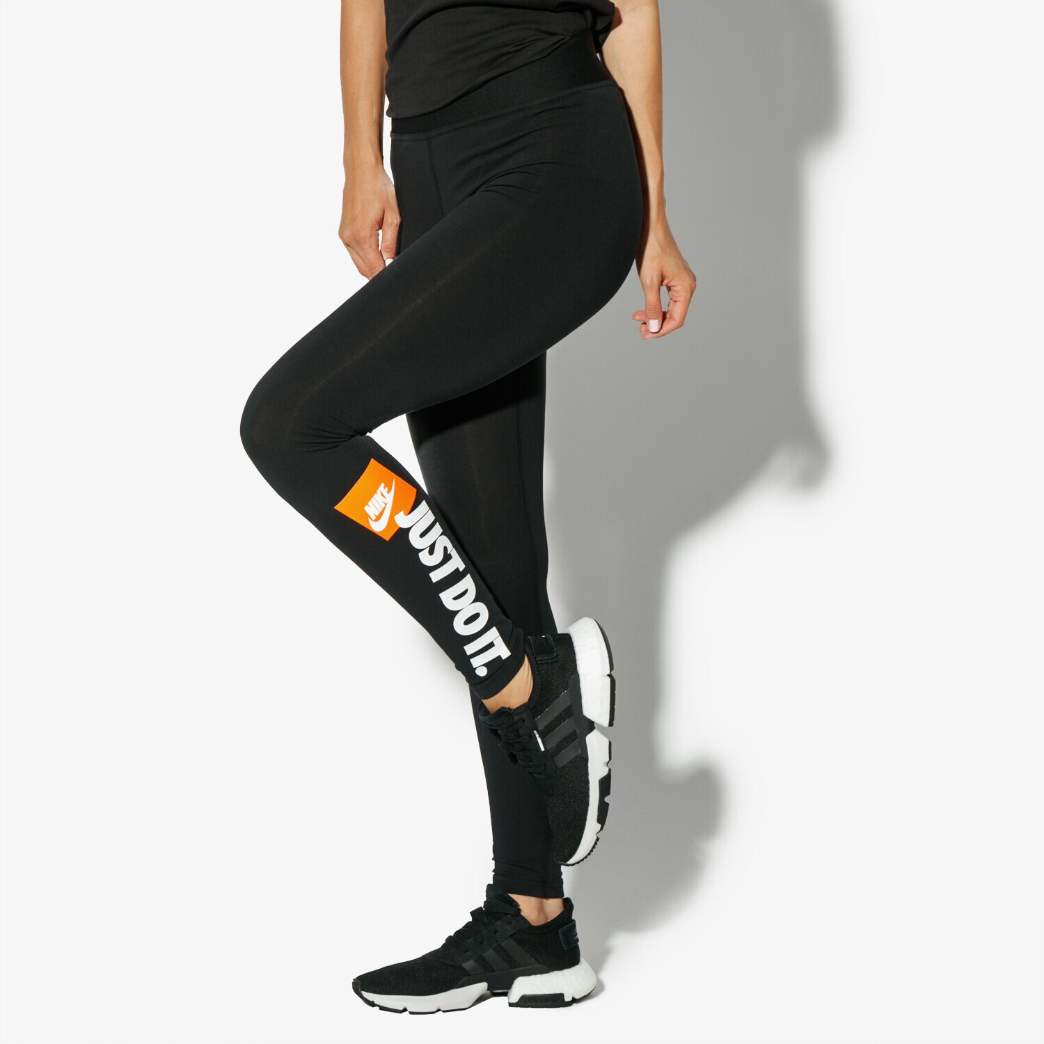 Femei pantaloni NIKE COLANȚI W NSW LGGNG HW JDI AQ0245-010 Negru