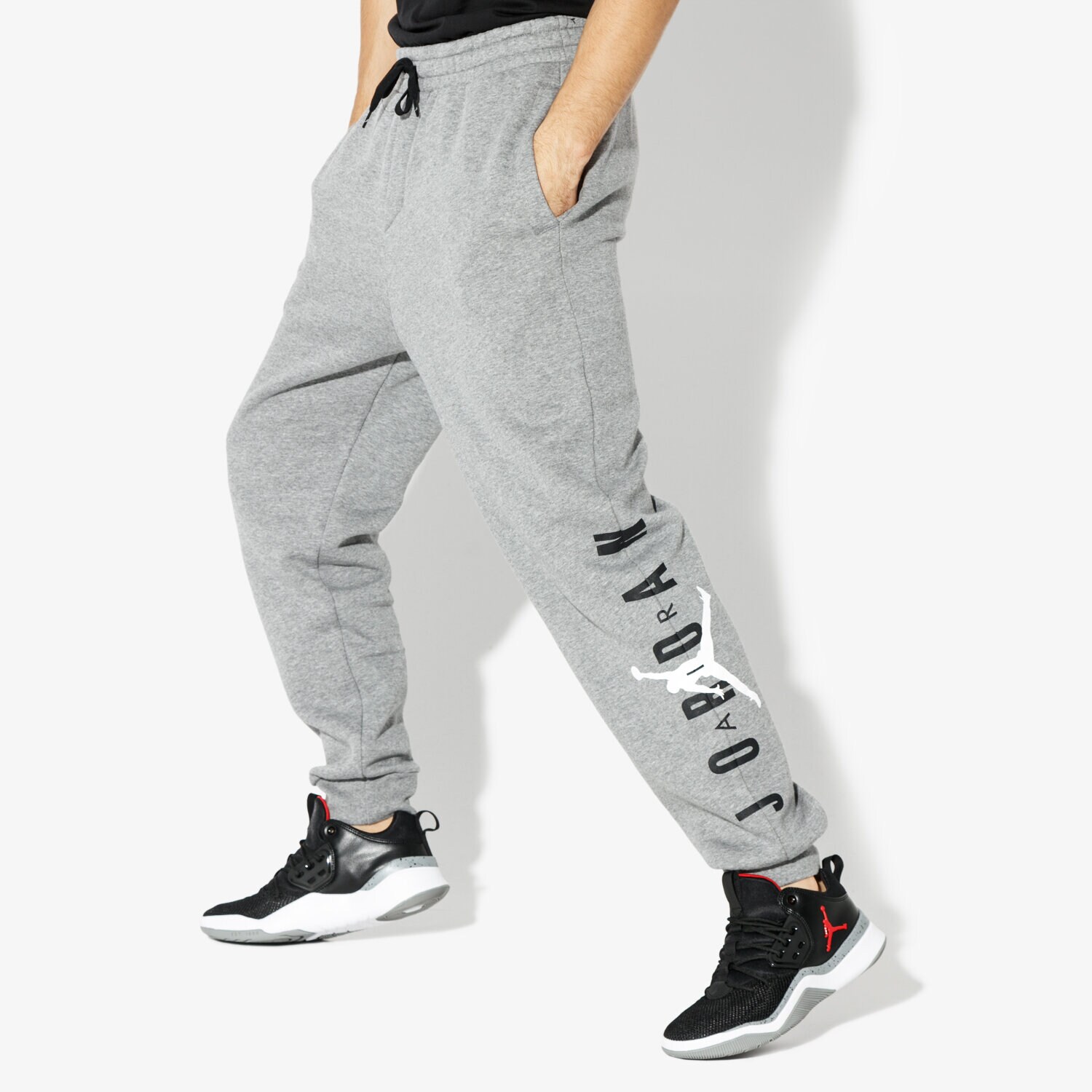 Bărbați pantaloni JORDAN PANTALONI  JUMPMAN AIR GFX FLEECE PANT AA1454-091 Gri
