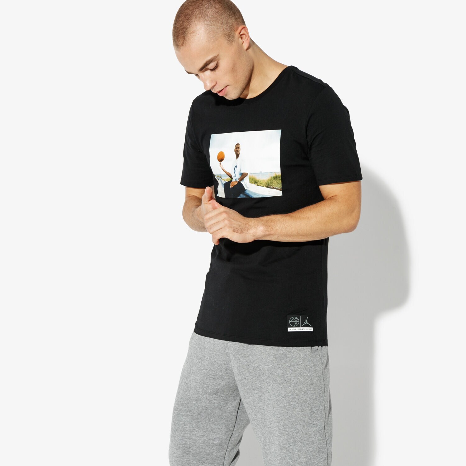 Bărbați tricou JORDAN TRICOU SS M JSW TEE HE GOT GAME JESUS AT0524-010 Negru