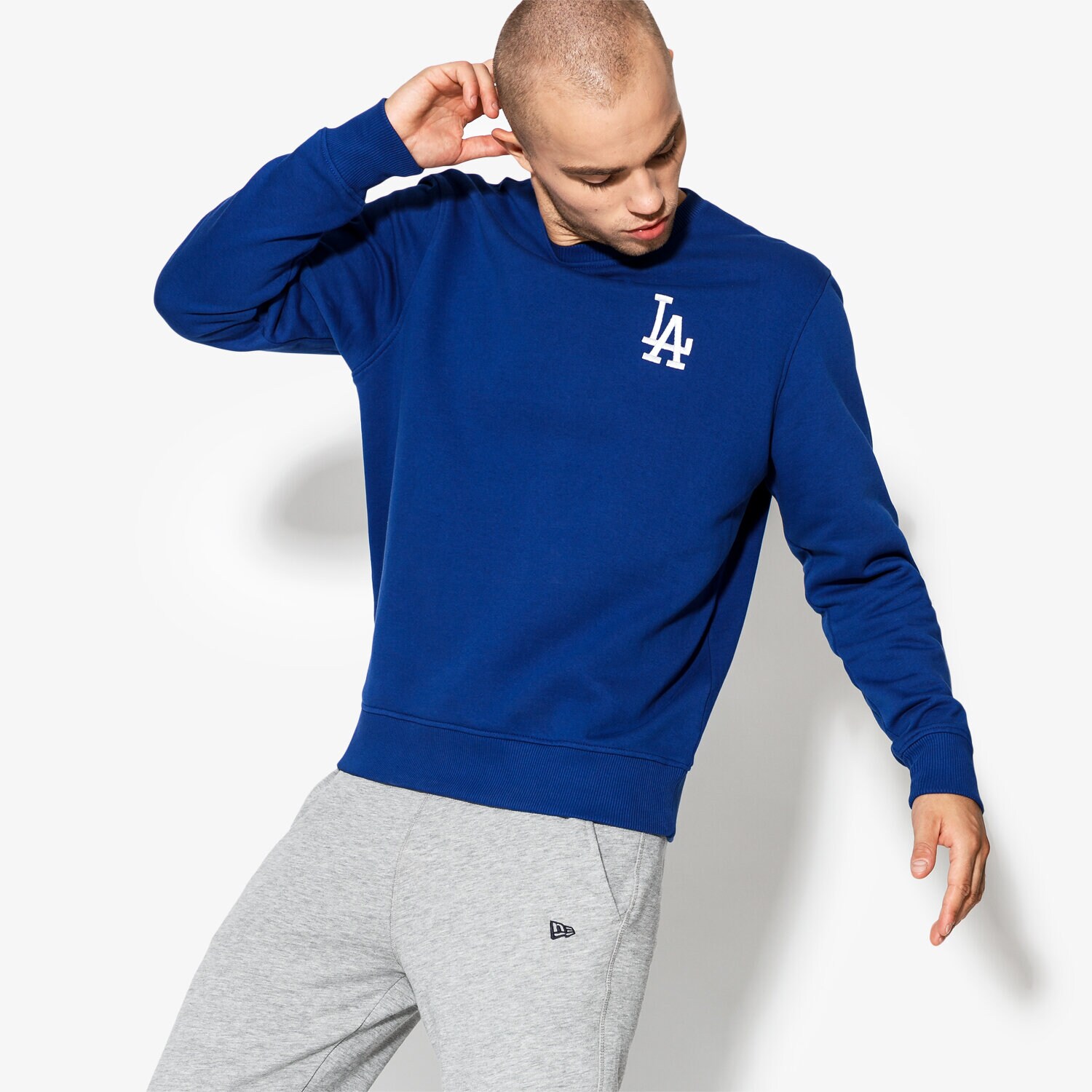 Bărbați bluză NEW ERA BLUZĂ MLB ESSENTIAL CREW LOSDOD LRY LOS ANGELES DODG 11604141 Albastru