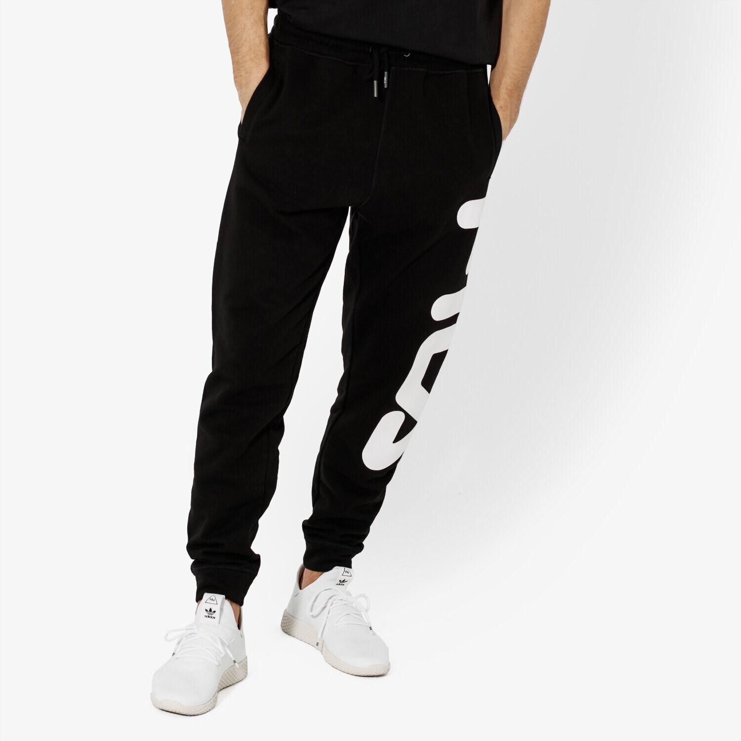 Bărbați pantaloni FILA PANTALONI  PURE BASIC PANTS 681094002 Negru