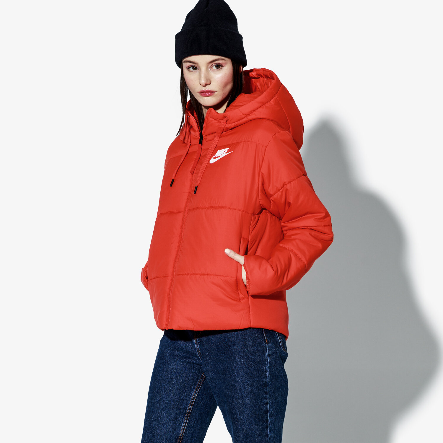 Femei geacă de iarnă NIKE JACHETĂ W NSW SYN FILL JKT REV 939360-634 Roșu