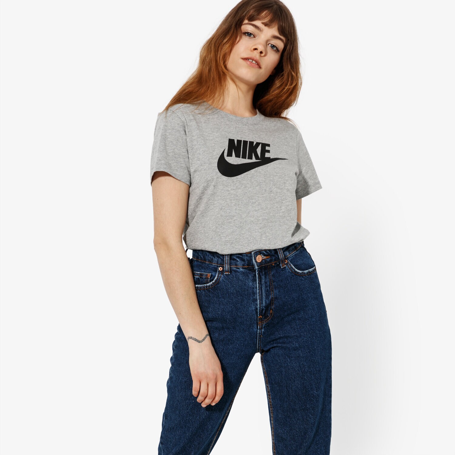 Femei tricou NIKE TRICOU SS W NSW TEE ESSNTL ICON FUTURA SPORTSWEAR BV6169-063 Gri
