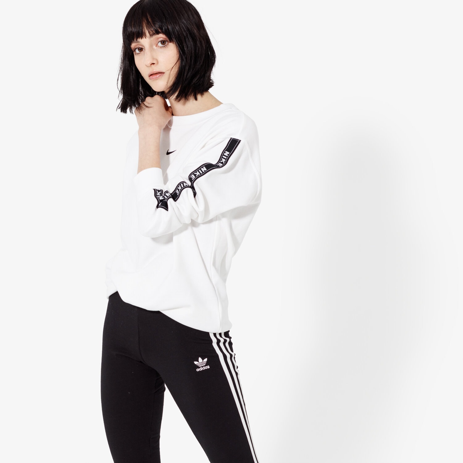 Femei bluză NIKE BLUZĂ W NSW CREW LOGO TAPE  SPORTSWEAR AR3054-100 Alb