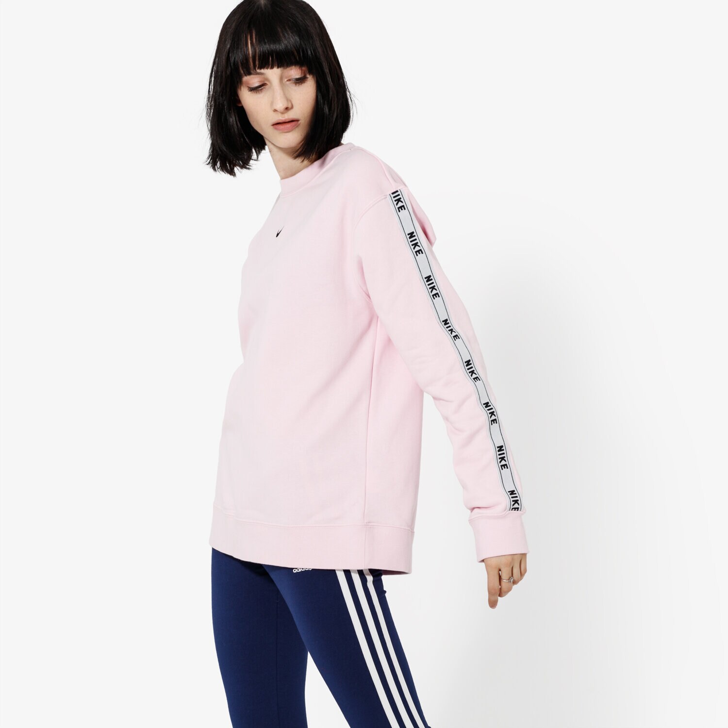Femei bluză NIKE BLUZĂ W NSW CREW LOGO TAPE  SPORTSWEAR AR3054-663 Roz