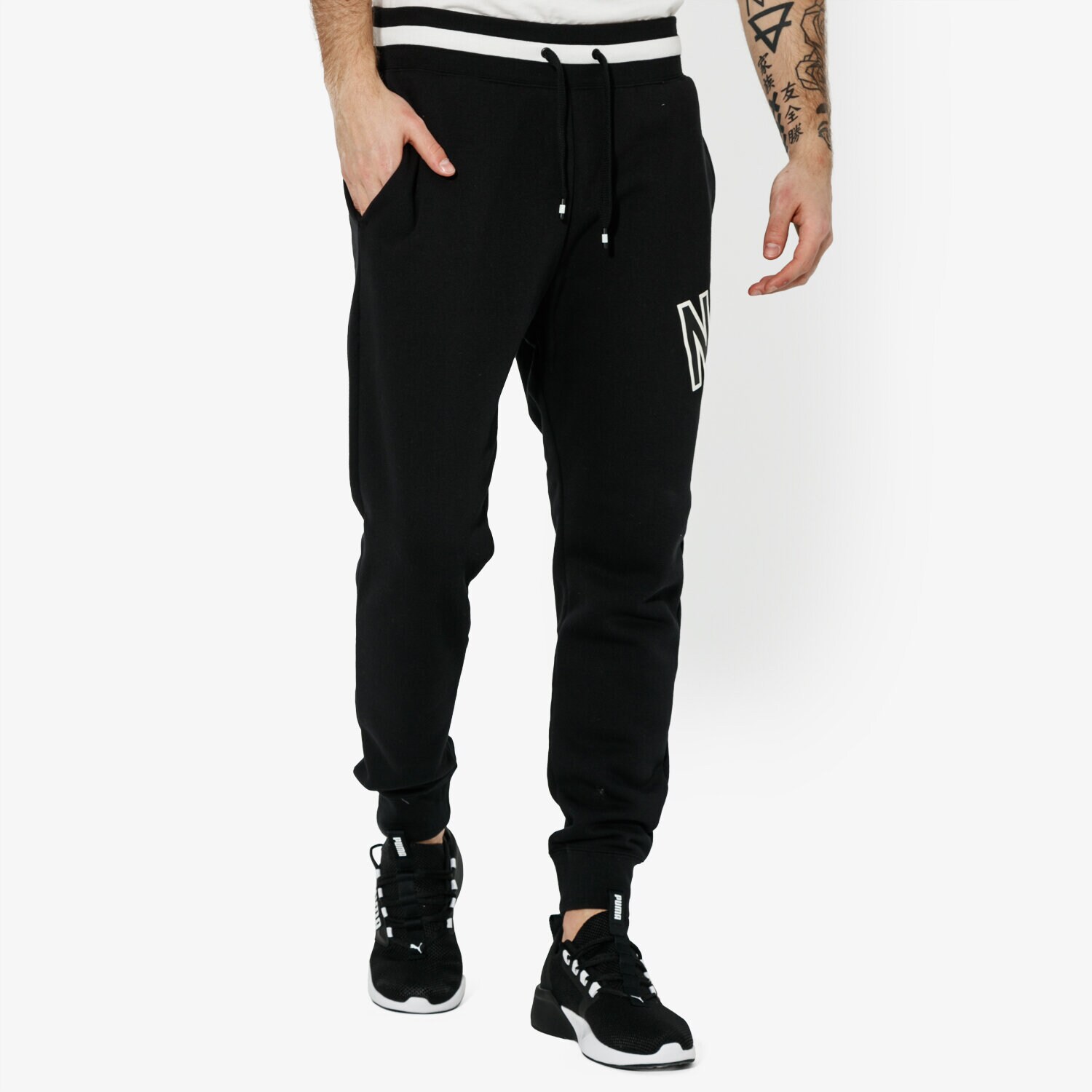Bărbați pantaloni NIKE PANTALONI  M NSW NIKE AIR PANT FLC SPORTSWEAR AR1824-010 Negru