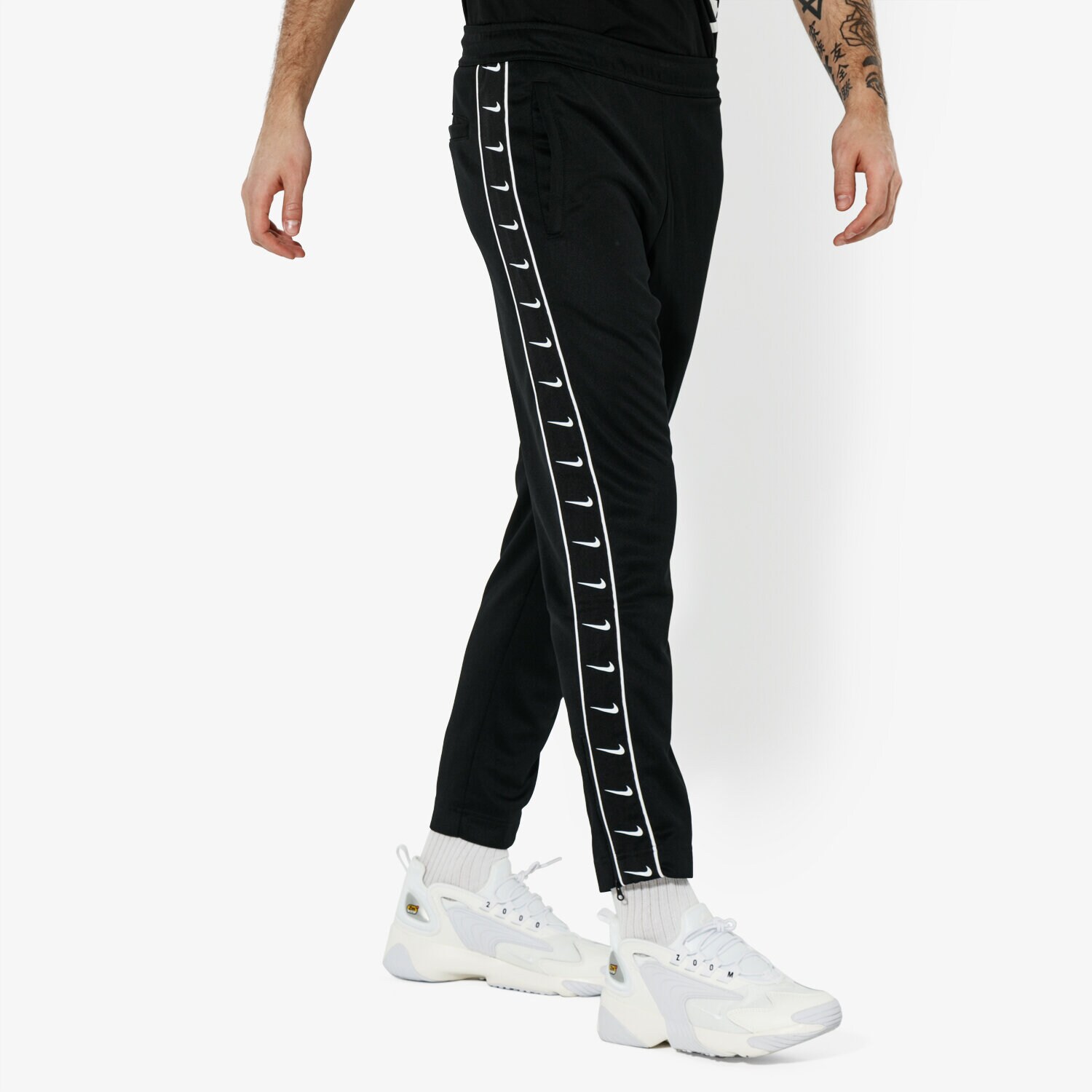 Bărbați pantaloni NIKE PANTALONI  M NSW HBR PANT PK STMT SPORTSWEAR AR3142-010 Negru