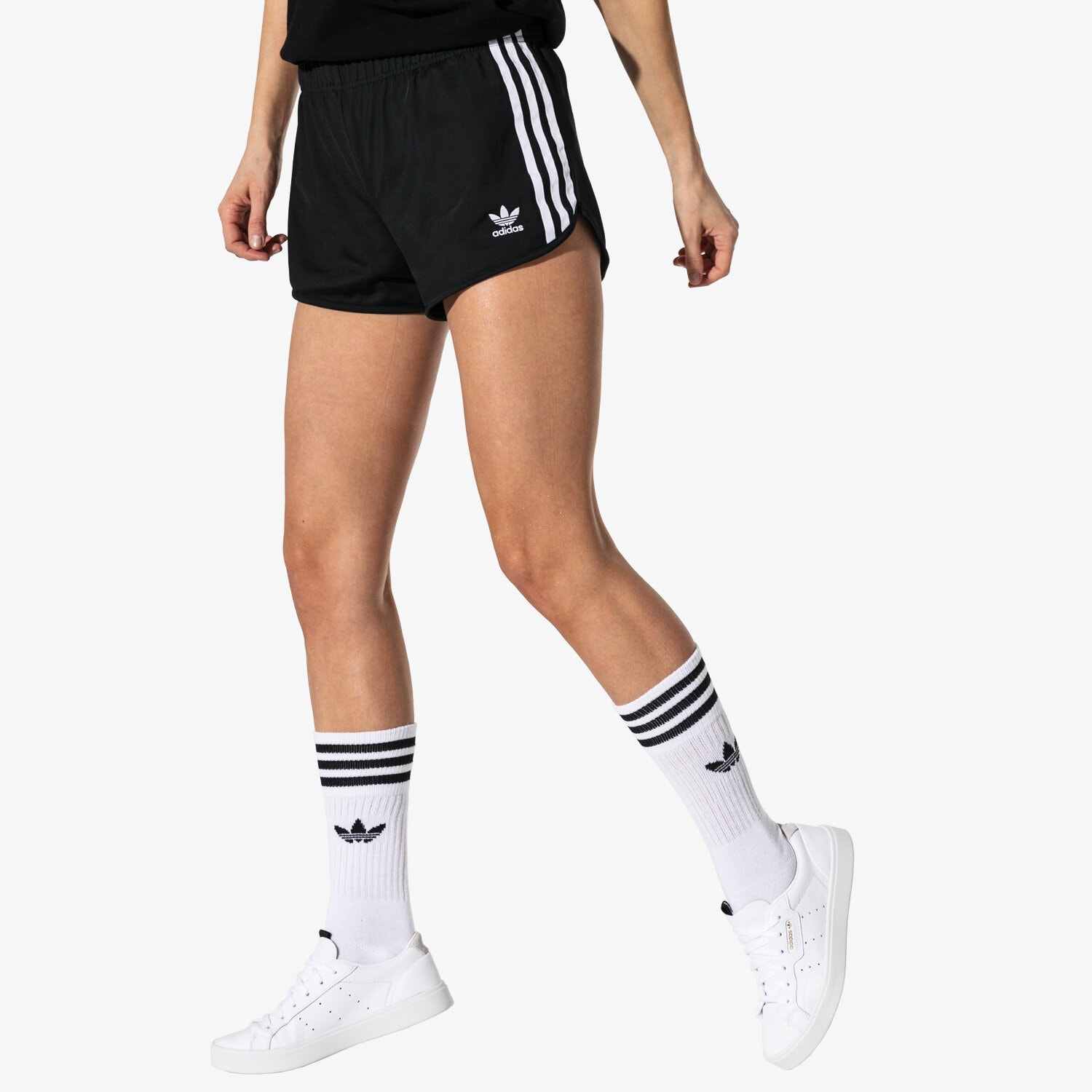Femei pantaloni scurți ADIDAS PANTALONI SCURȚI 3 STR SHORT ADICOLOR DV2555 Negru