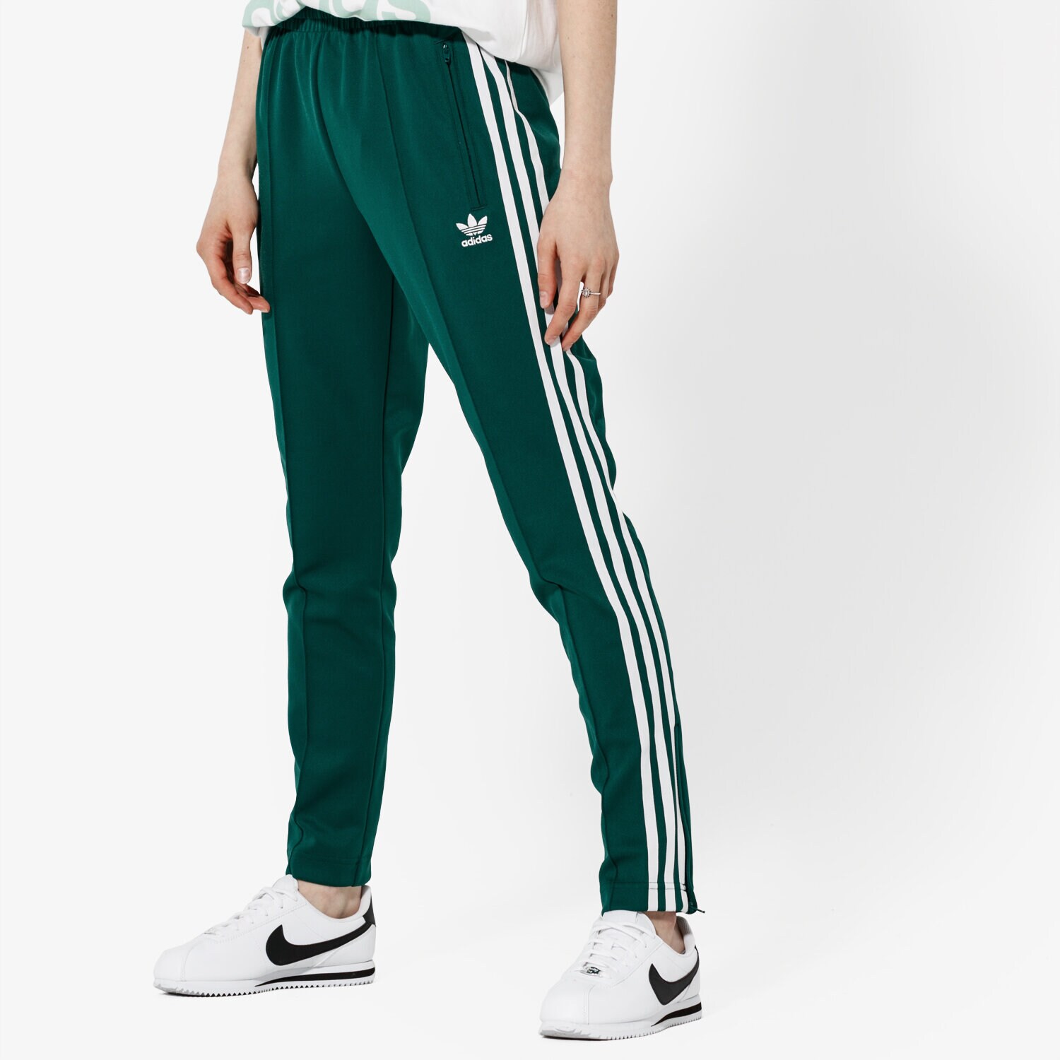 Femei pantaloni ADIDAS PANTALONI SST TP ADICOLOR DV2637 Verde