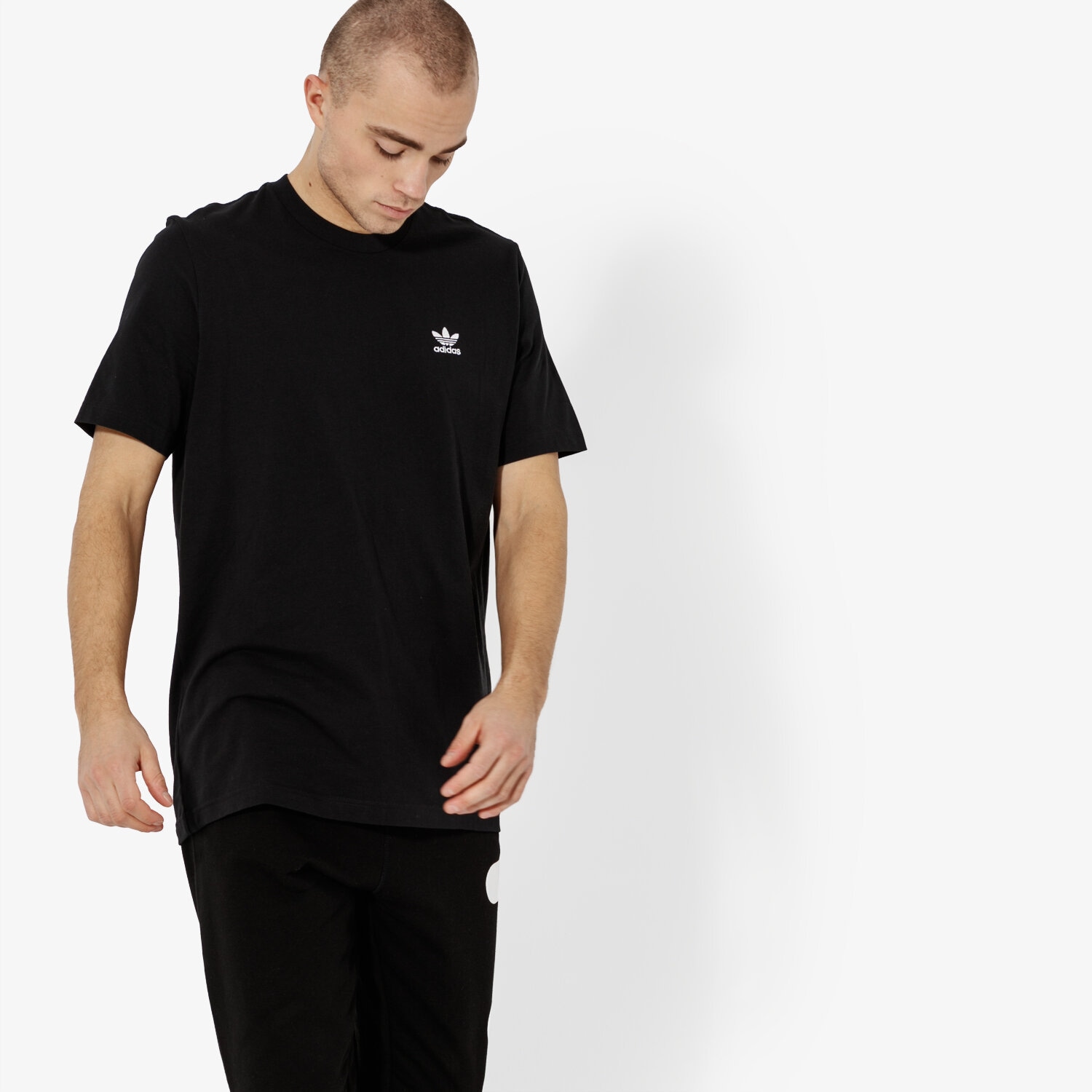 Bărbați tricou ADIDAS TRICOU SS ESSENTIAL T ADICOLOR DV1577 Negru