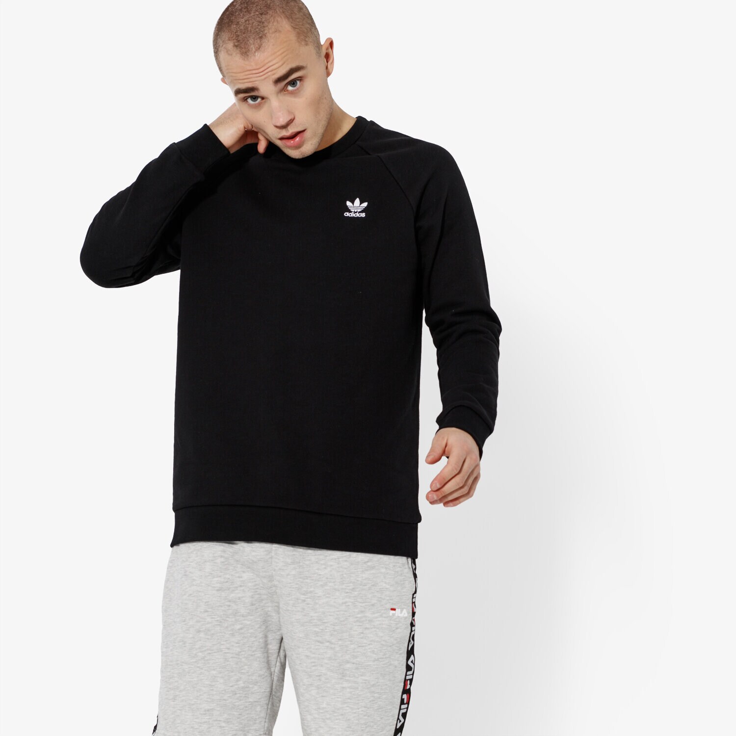 Bărbați bluză ADIDAS BLUZĂ ESSENTIAL CREW ADICOLOR DV1600 Negru