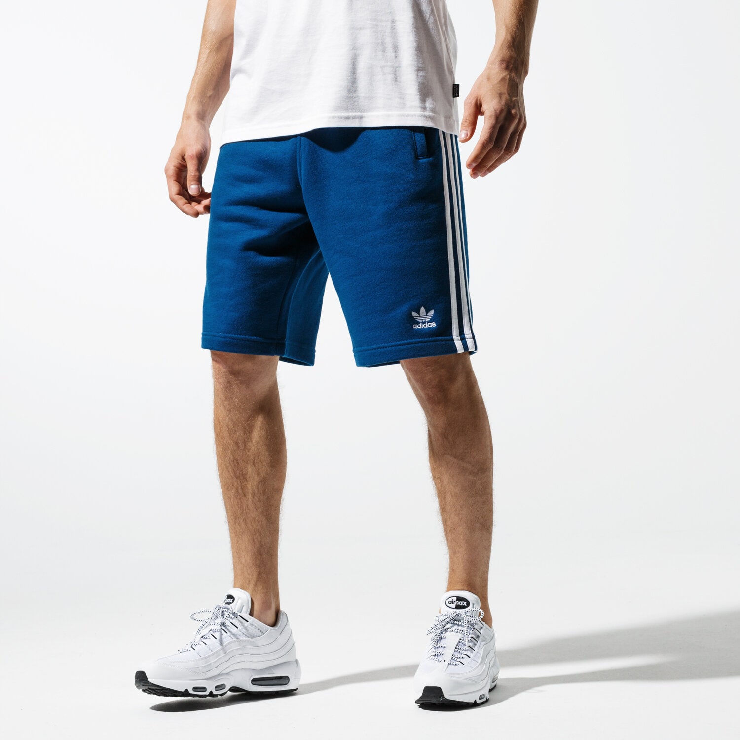 Femei pantaloni scurți ADIDAS PANTALONI SCURȚI 3-STRIPE SHORT ADICOLOR DV1526 Albastru