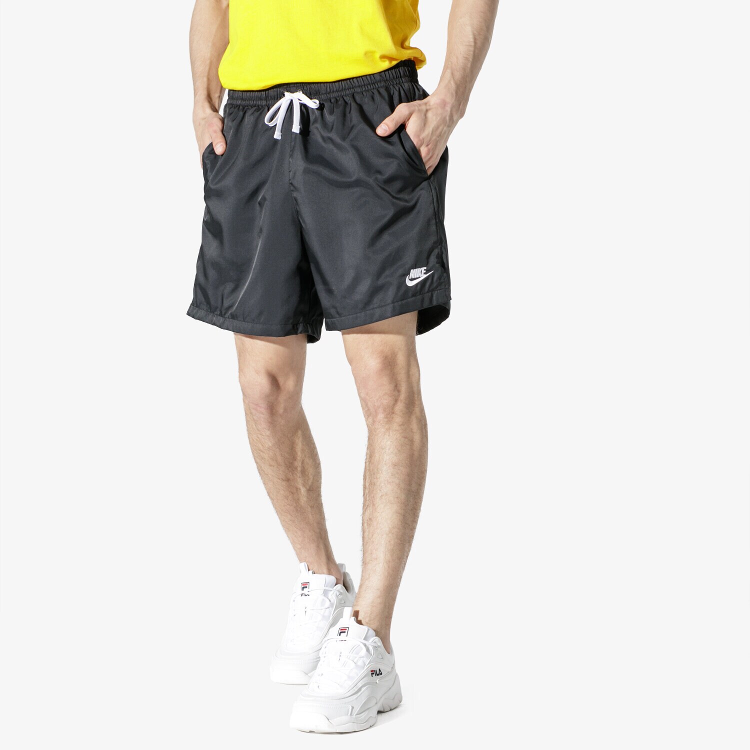 Femei pantaloni scurți NIKE PANTALONI SCURȚI SPORTSWEAR AR2382-010 Negru