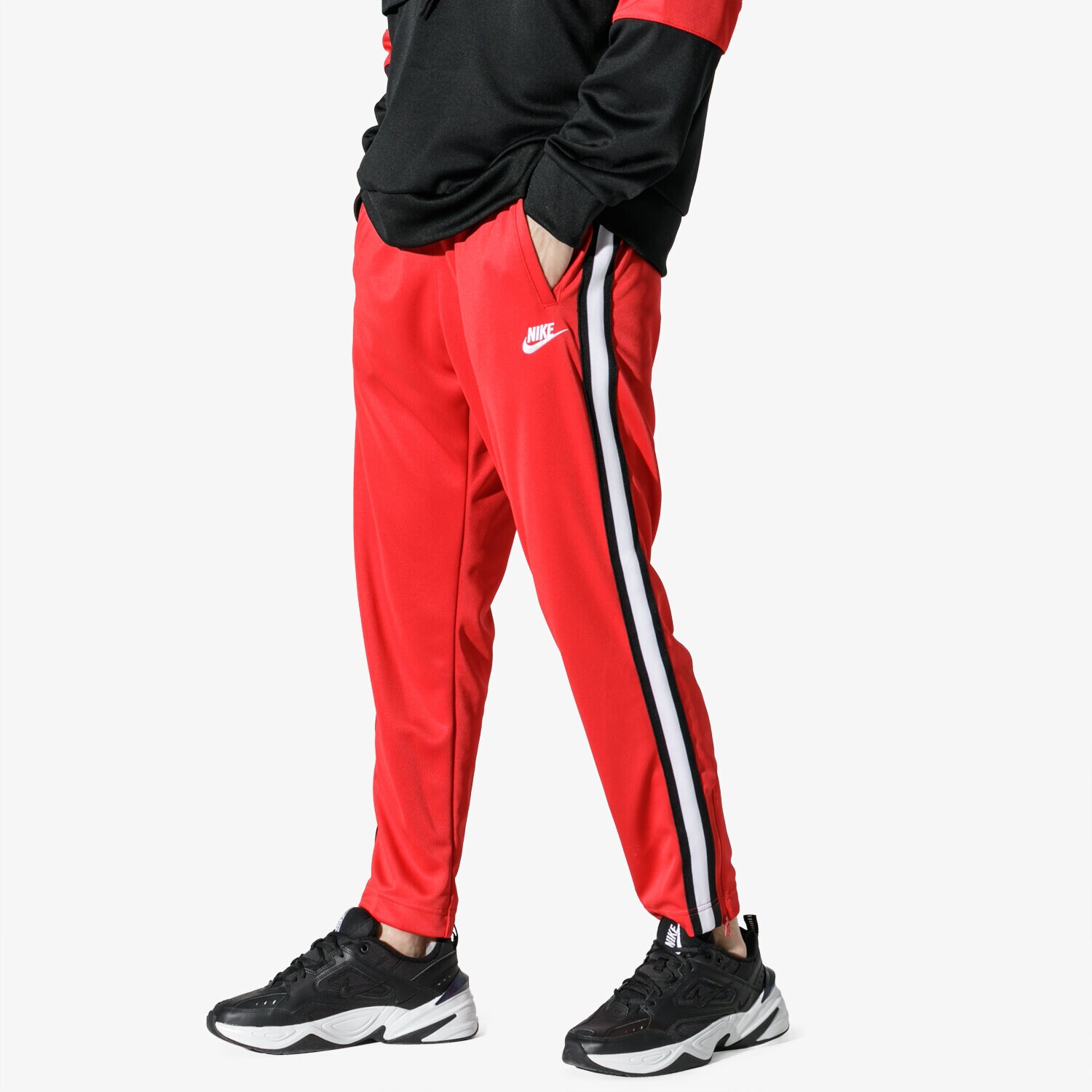Bărbați pantaloni NIKE PANTALONI  M NSW HE PANT OH TRIBUTE AR2246-657 Roșu
