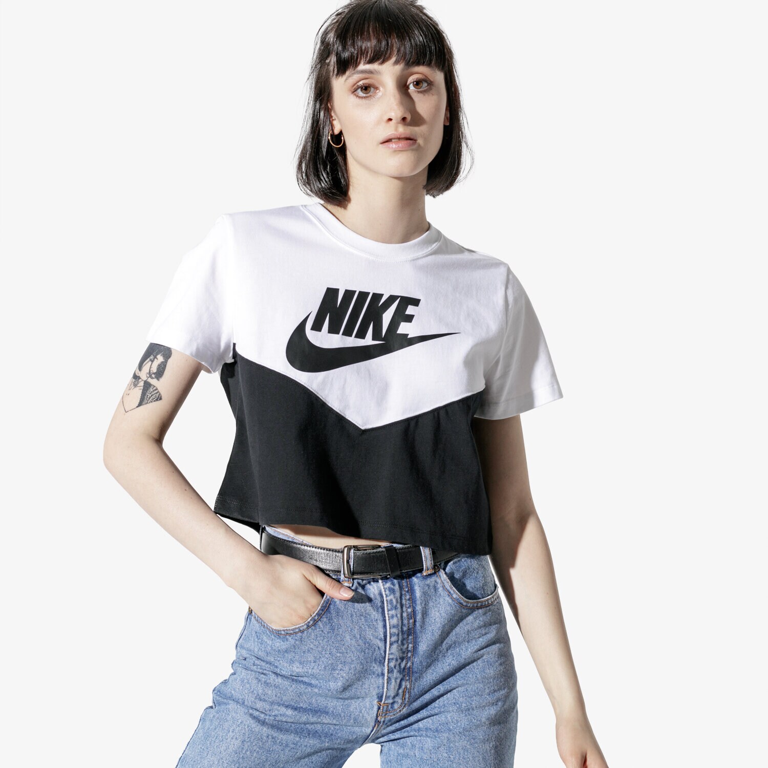 Femei tricou NIKE TOP W NSW HRTG TOP SS AR2513-010 Alb