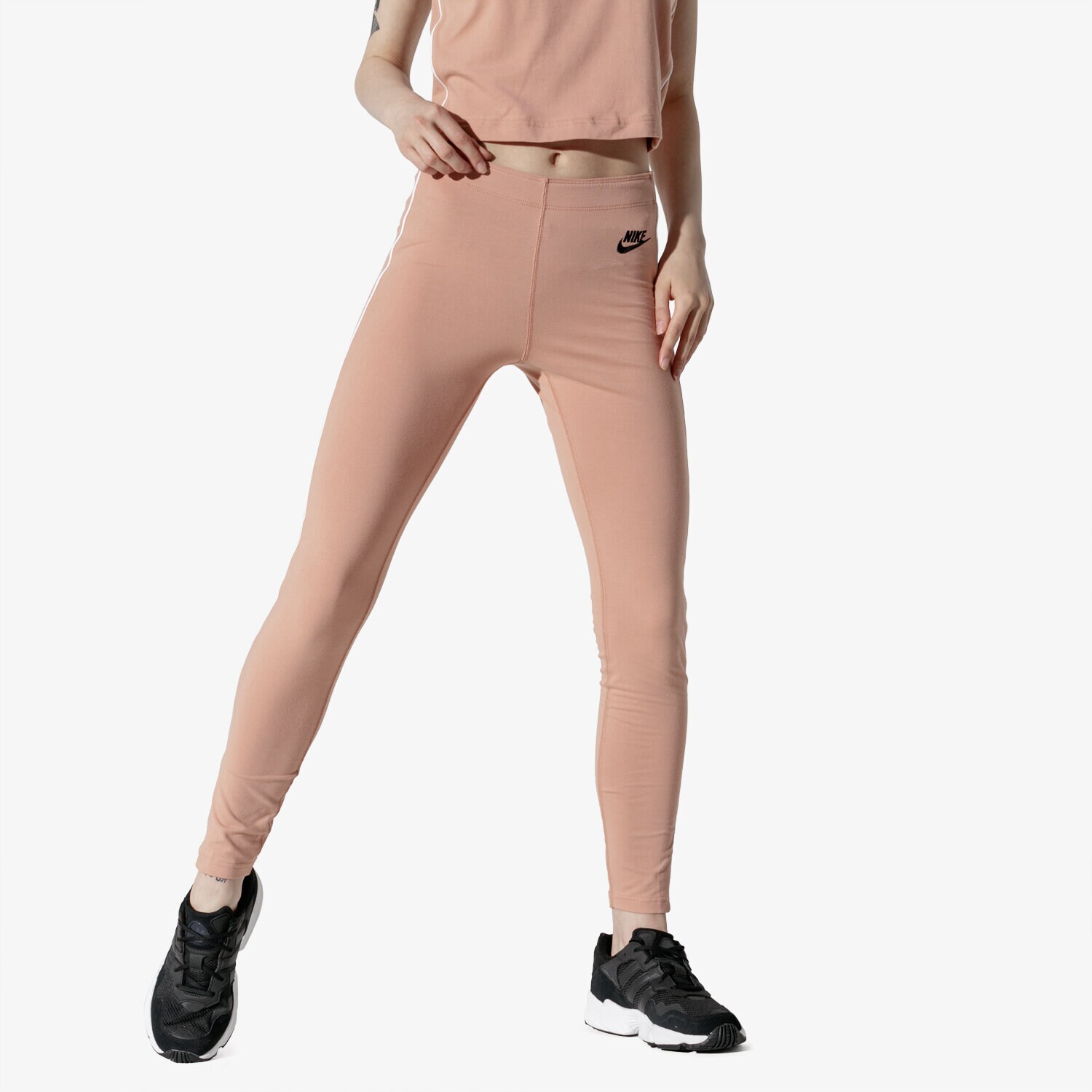 Femei pantaloni NIKE COLANȚI W NSW HRTG LGGNG AR2445-605 Roz