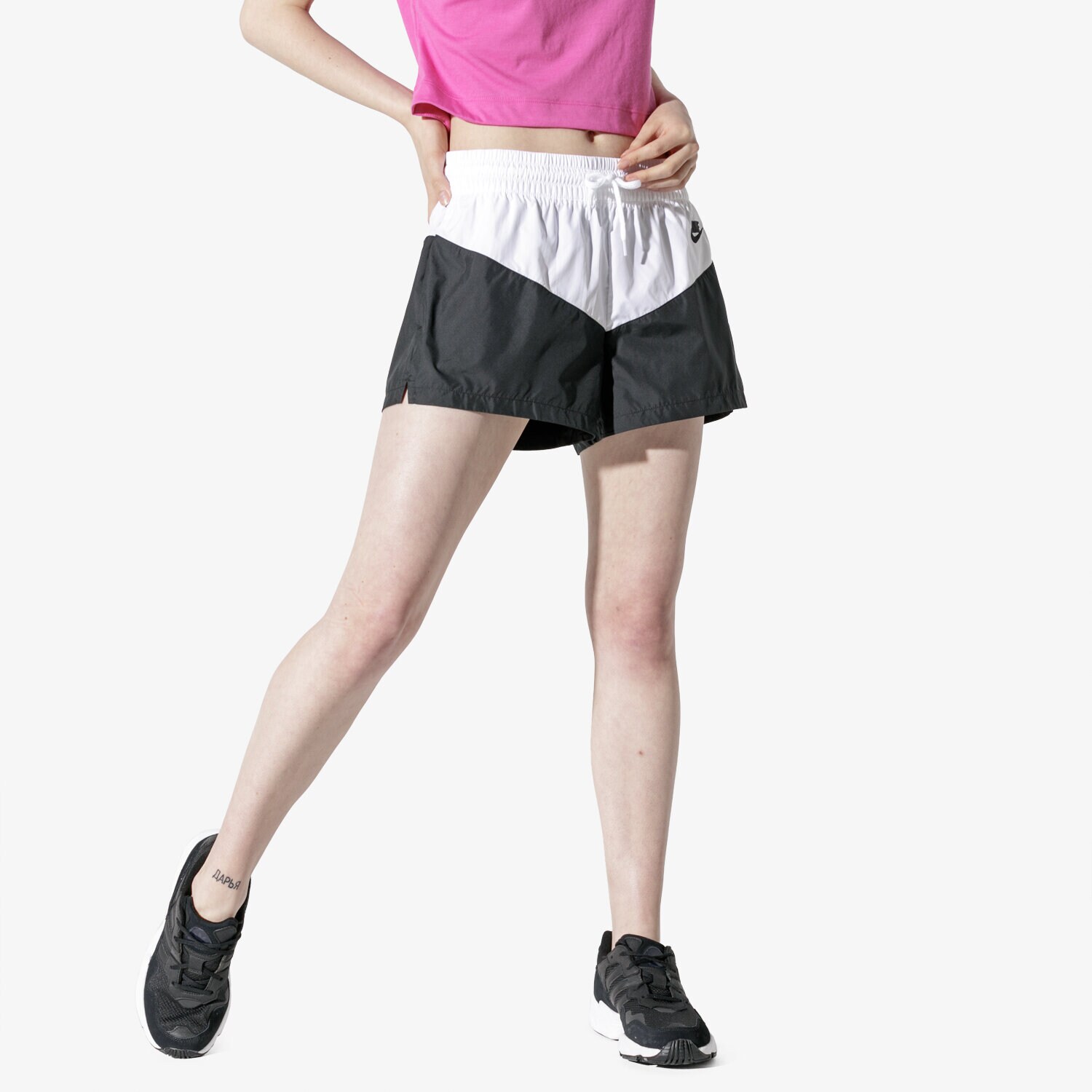 Femei pantaloni scurți NIKE PANTALONI SCURȚI W NSW HRTG SHORT WVN AR2362-011 Alb