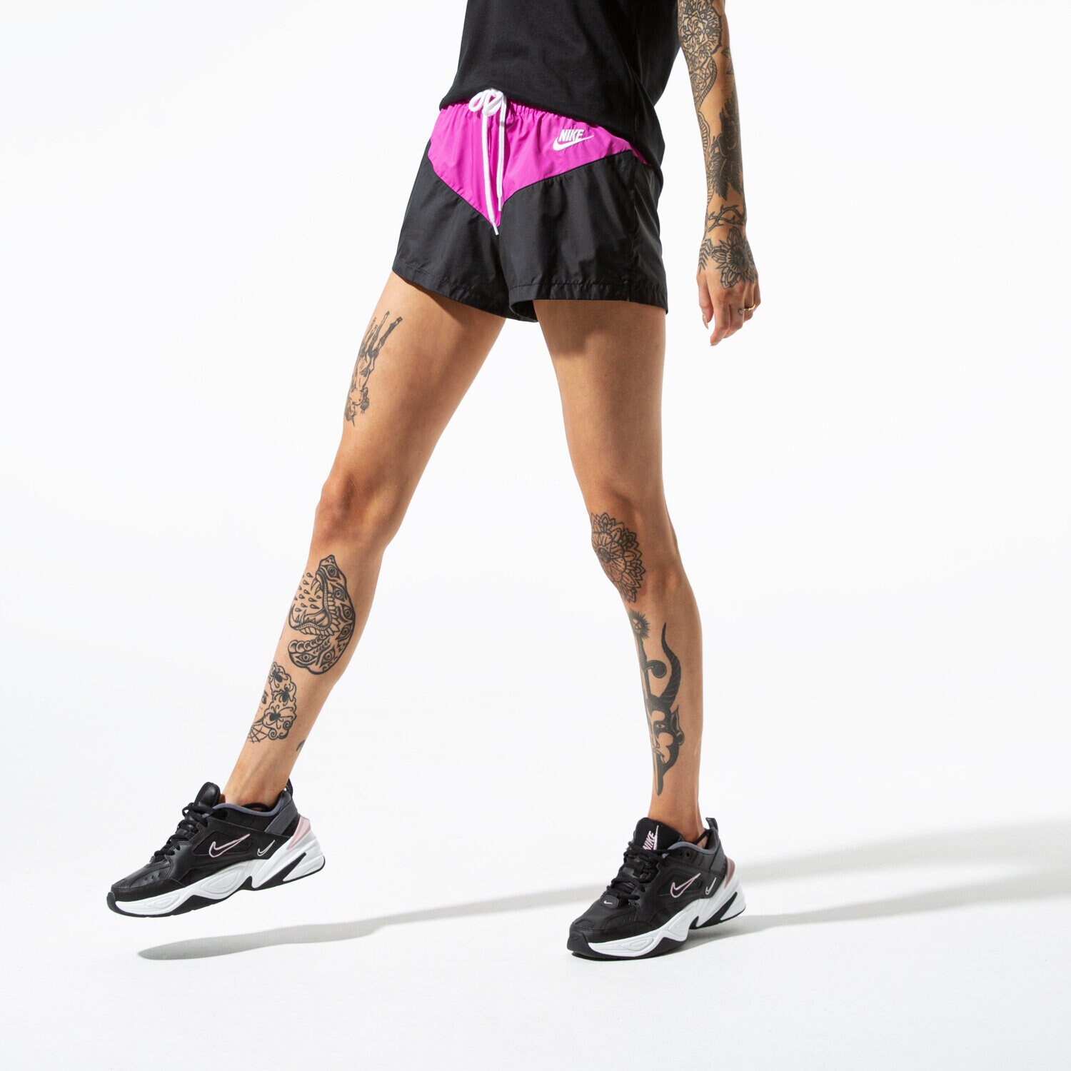 Femei pantaloni scurți NIKE PANTALONI SCURȚI W NSW HRTG SHORT WVN AR2362-010 Roz
