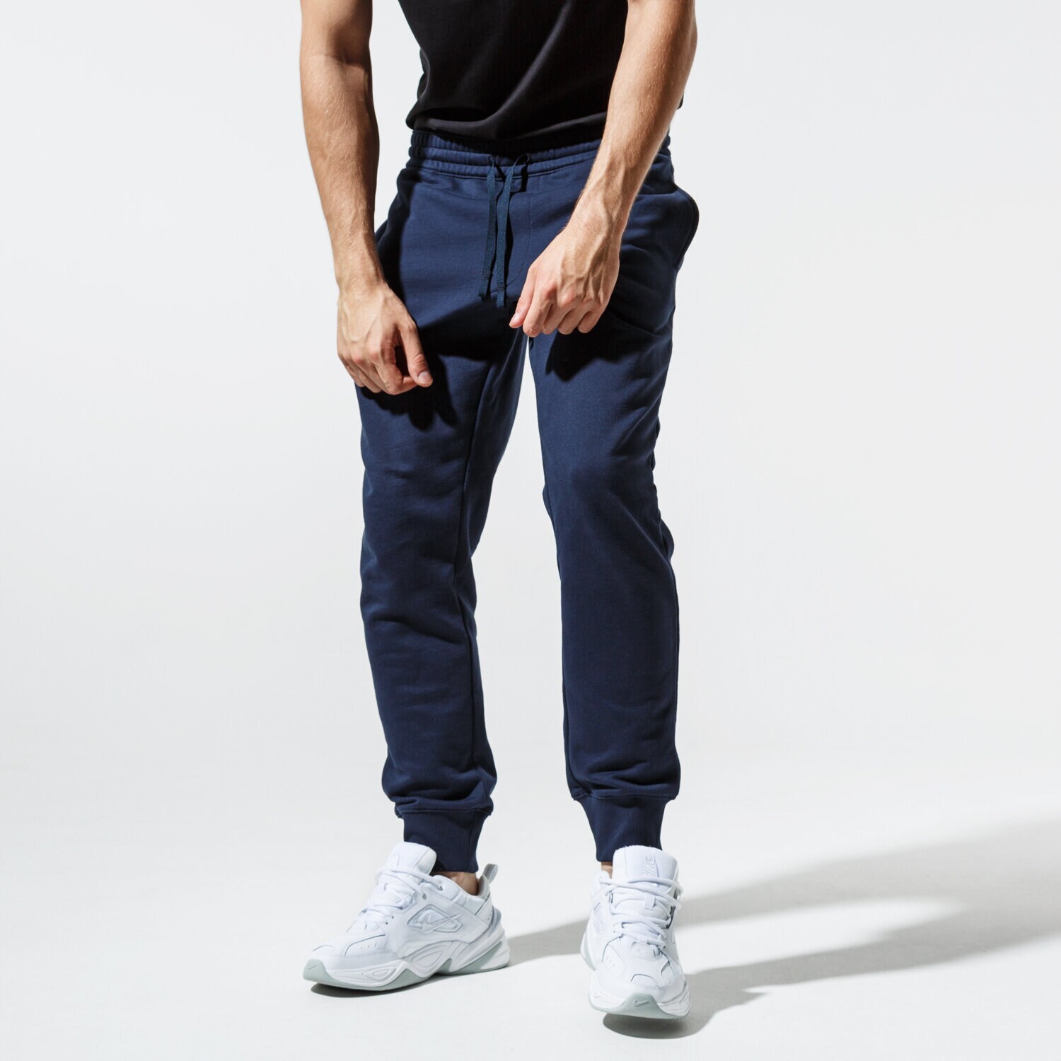 Bărbați pantaloni TIMBERLAND PANTALONI CORE ESTABLISHED 1973 TB0A1Z2Q4331 Bleumarin