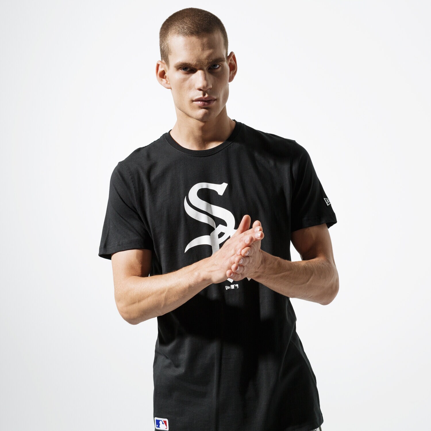 Bărbați tricou NEW ERA TRICOU SS MLB LOGO CHICAGO WHITE SOX BLACK 11203999 Negru