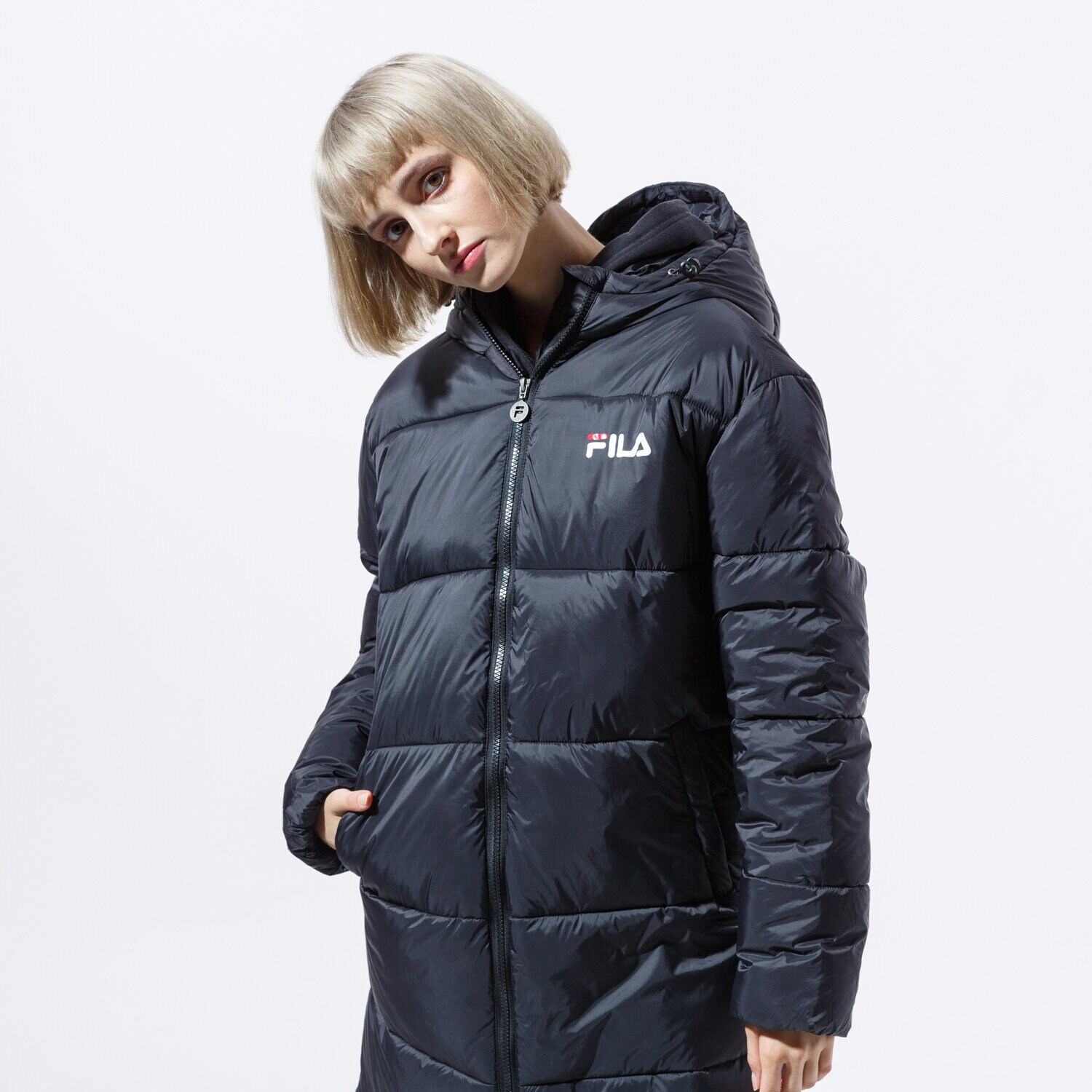 Femei geacă de iarnă FILA JACHETĂ BRONWEN PUFF HOOD JACKET 687219002 Negru