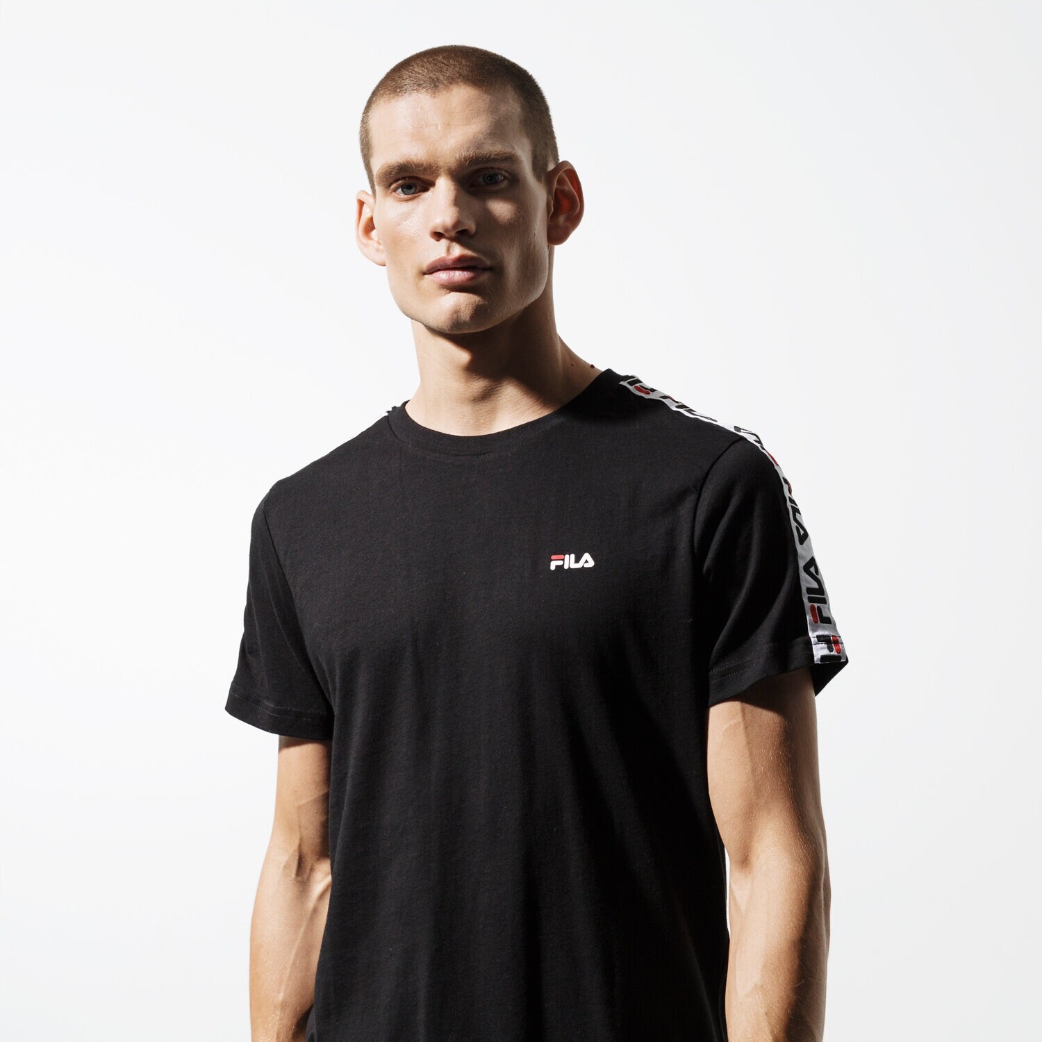 Bărbați tricou FILA TRICOU SS VAINAMO TEE 687217002 Negru