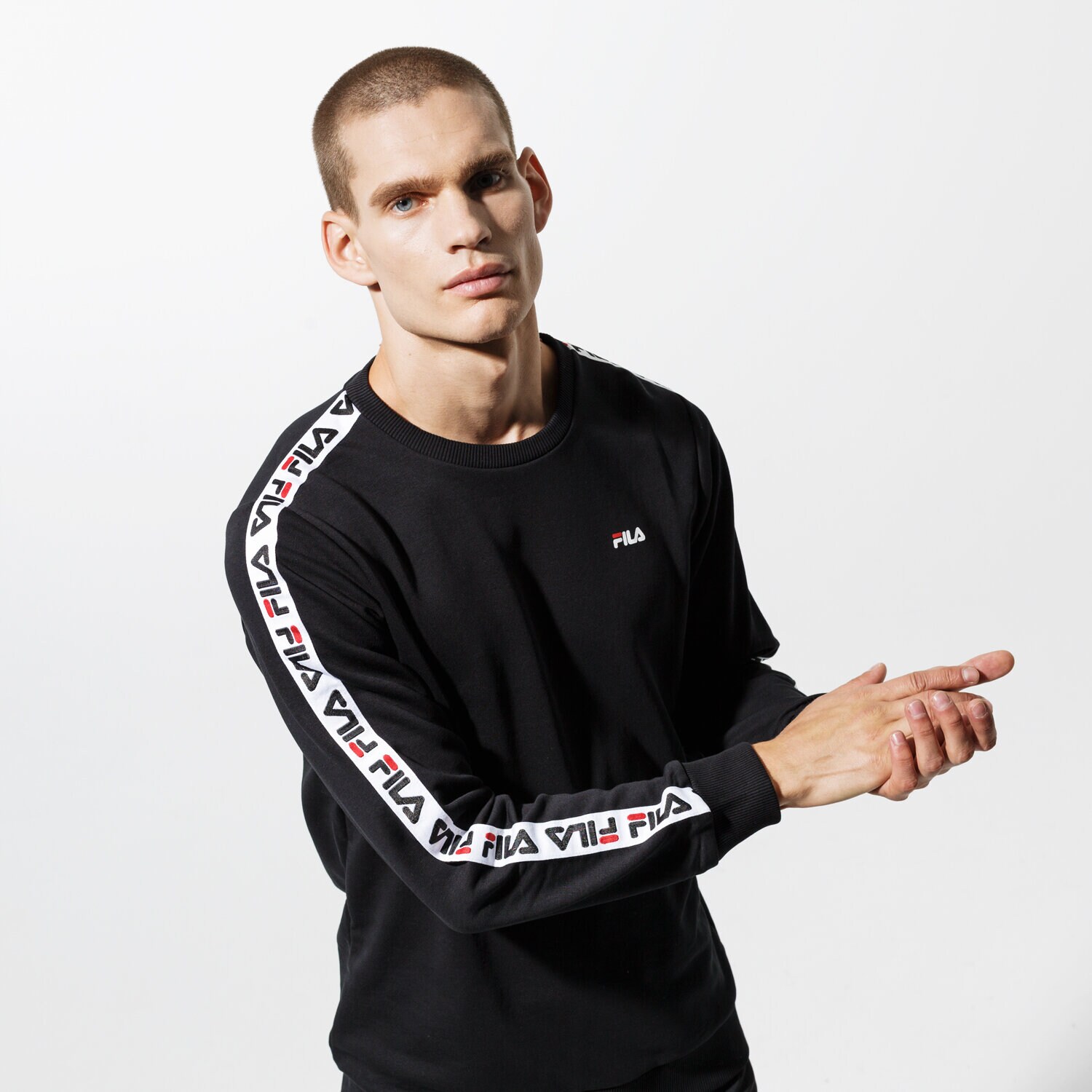 Bărbați bluză FILA BLUZĂ AREN CREW SHIRT 682363002 Negru