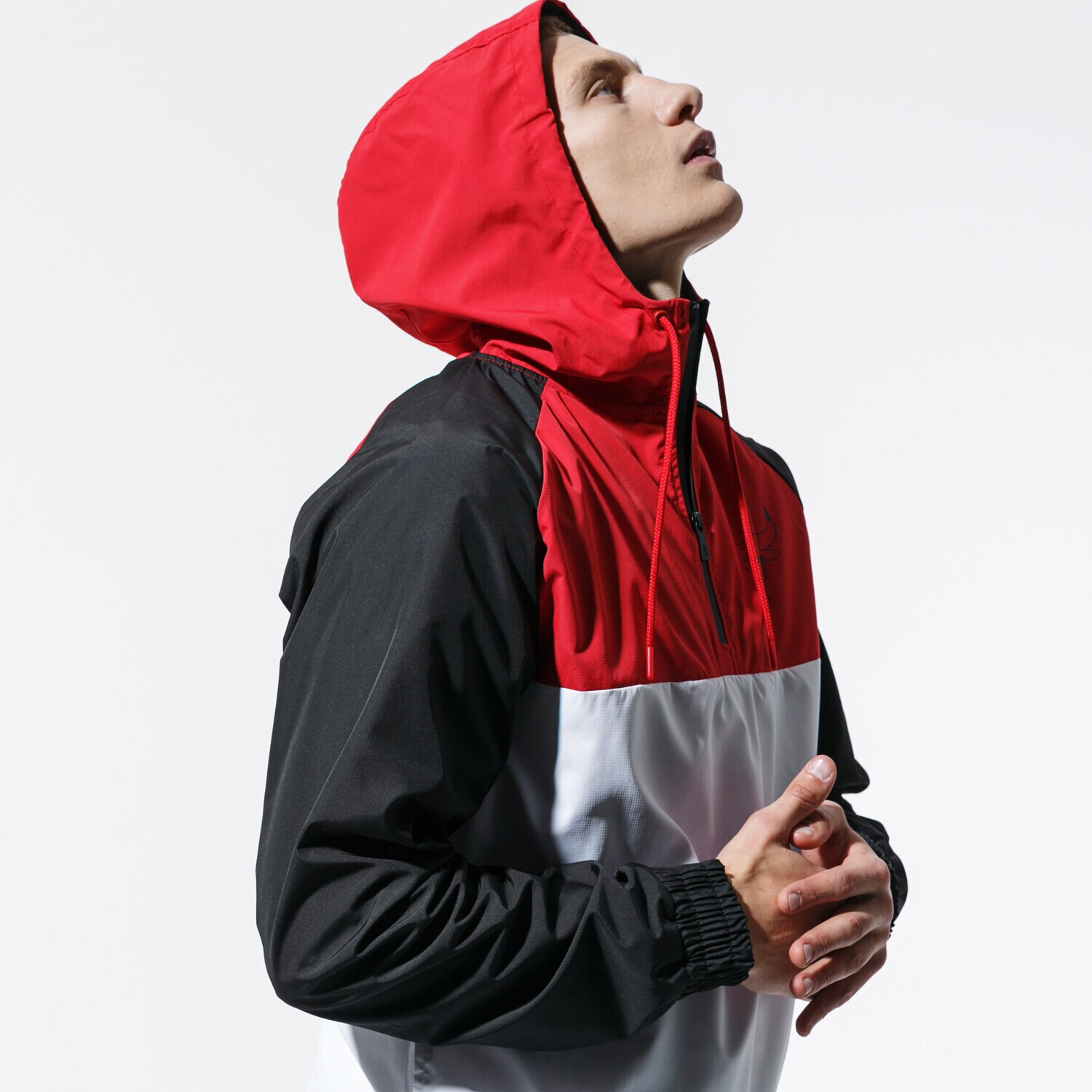Bărbați eacă de iarnă NEW ERA JACHETĂ NBA HOODED WINDBREAKER WHIBLKFDR 12033459 Roșu