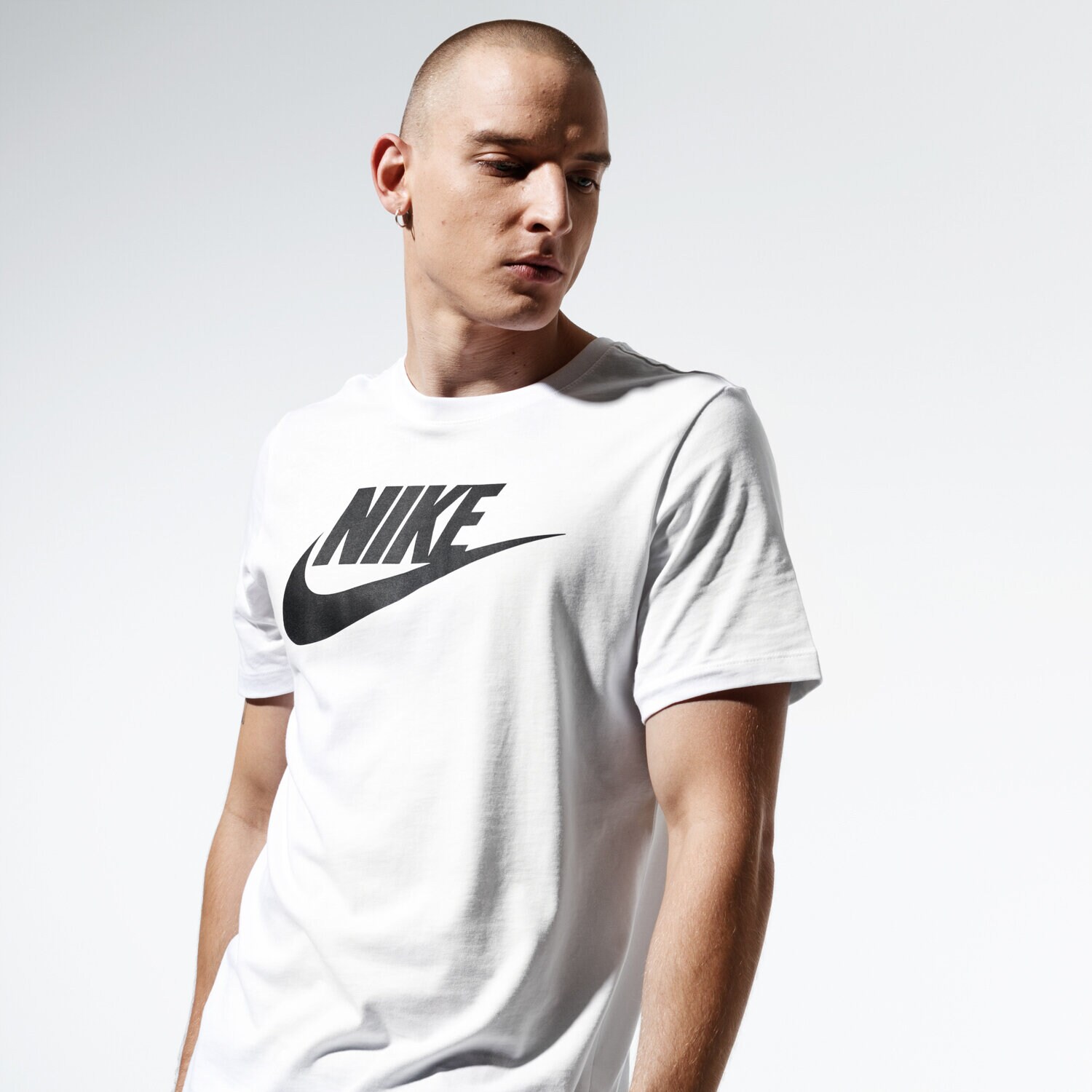 Bărbați tricou NIKE TRICOU SPORTSWEAR AR5004-101 Alb