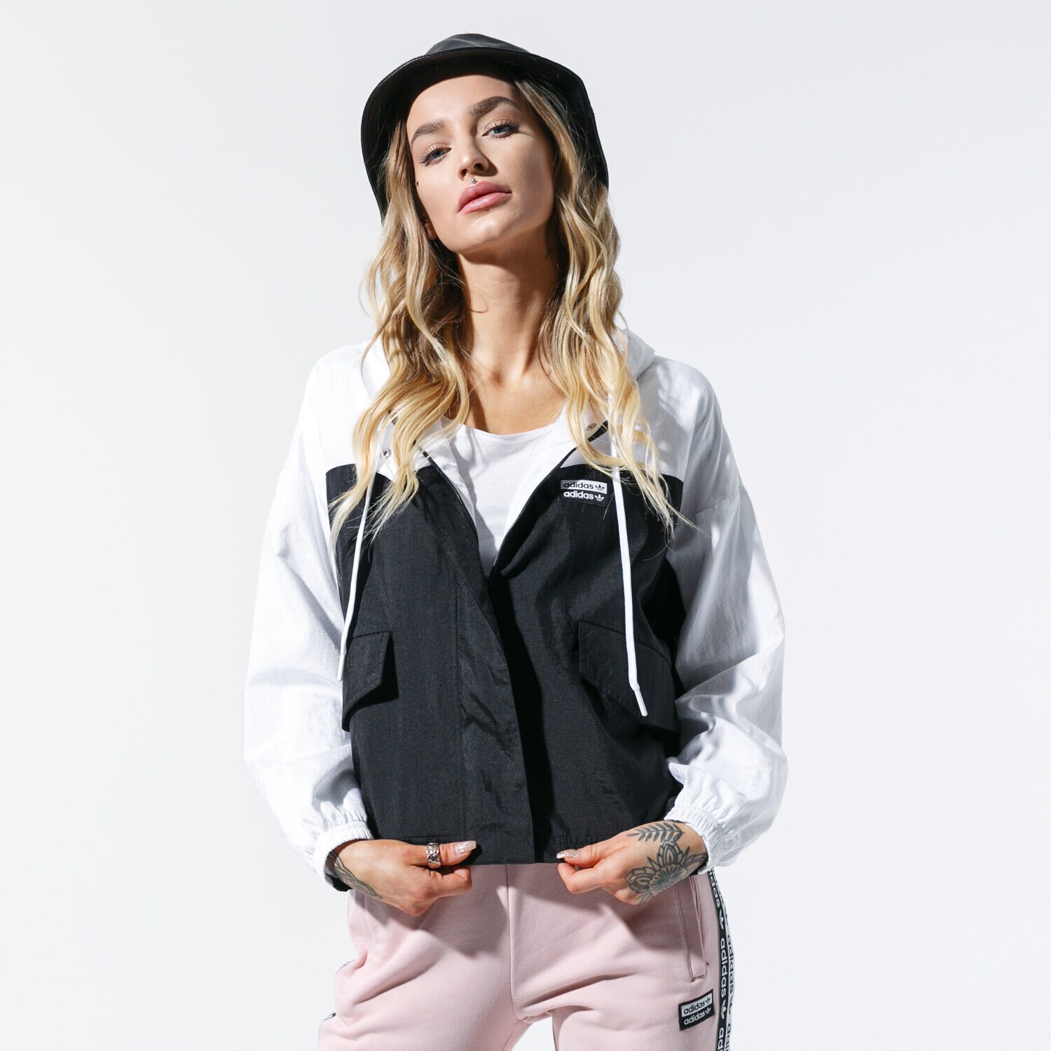 Femei bluză ADIDAS BLUZĂ VOCAL WINDBREAKER ED5818 Negru