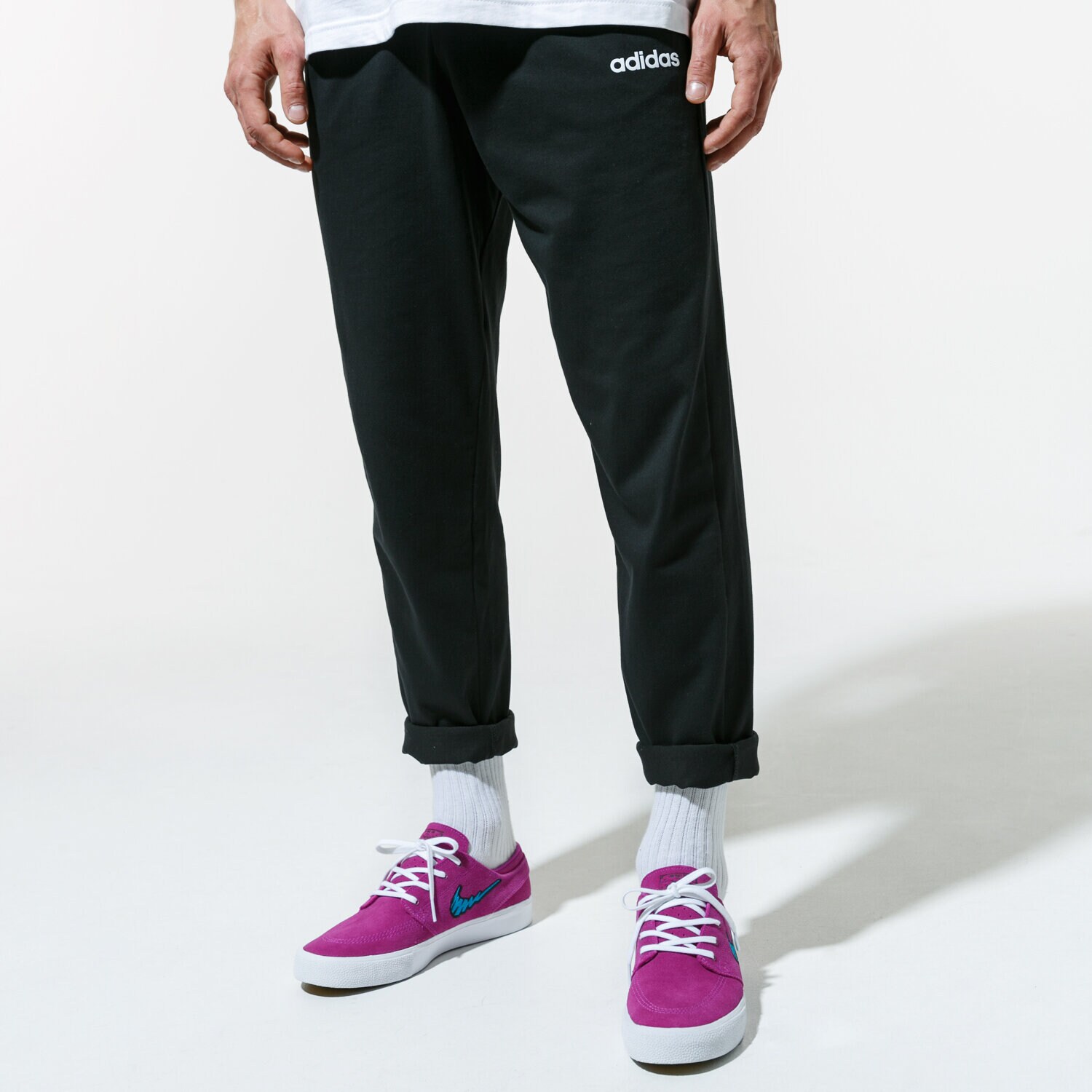 Bărbați pantaloni ADIDAS PANTALONI E PLN T PNT SJ DU0378 Negru