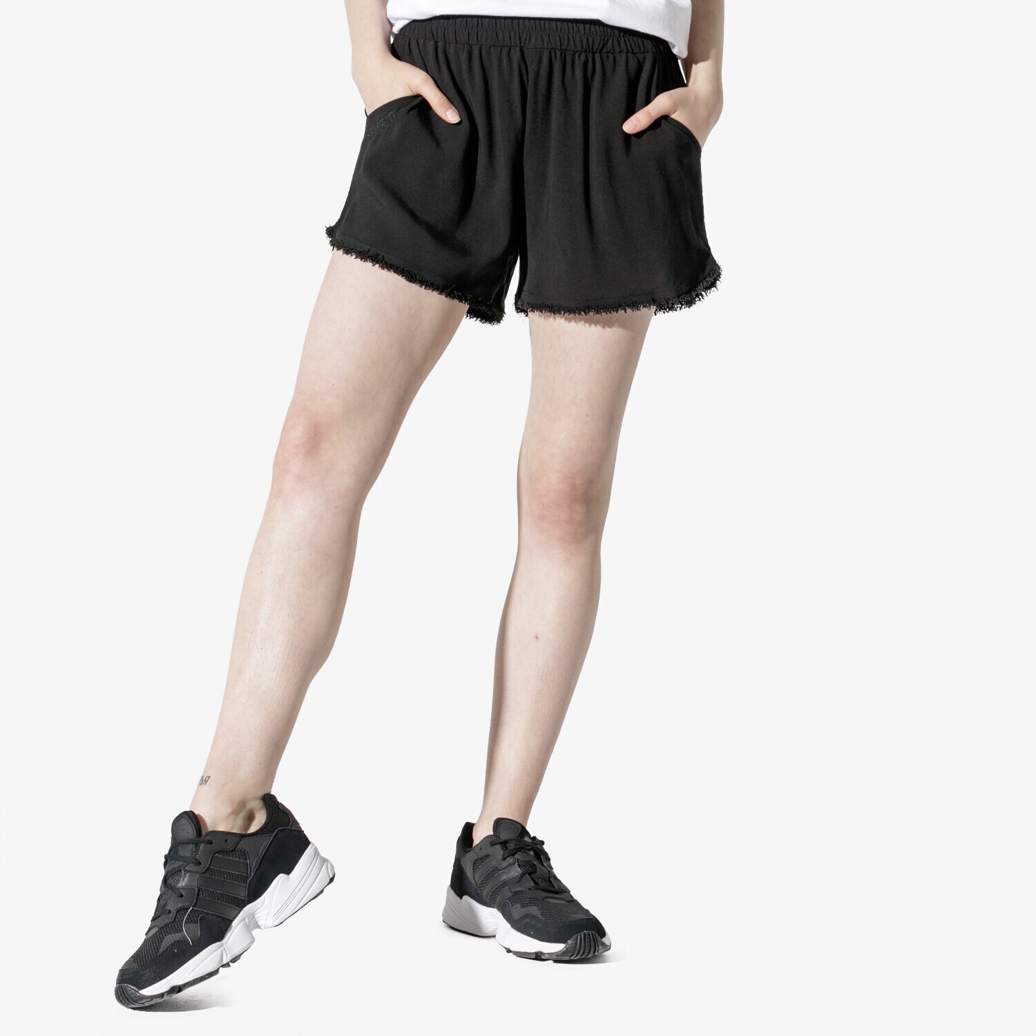 Femei pantaloni scurți CONFRONT PANTALONI SCURȚI POPPY CF19SZD04001 Negru