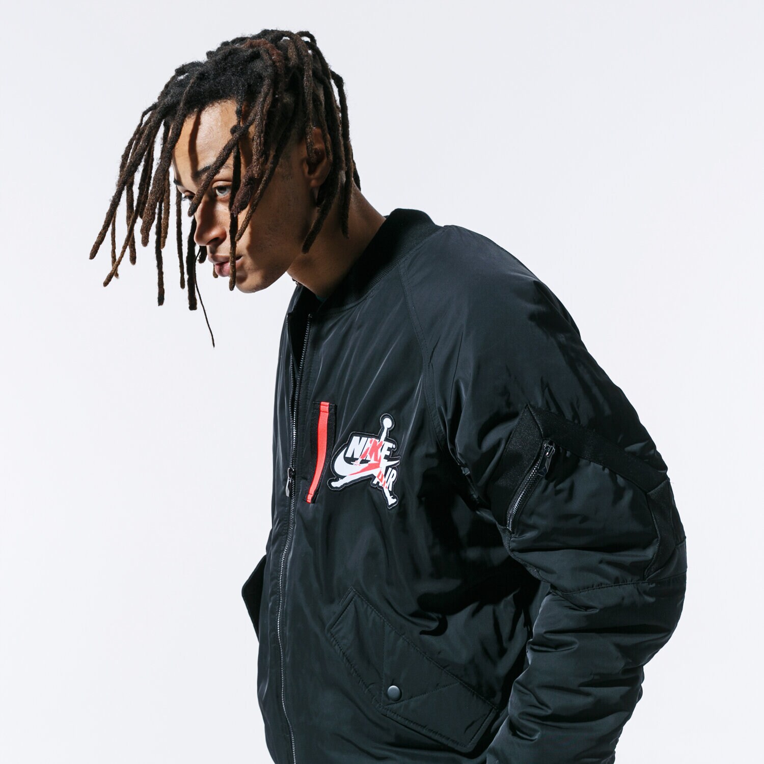 Bărbați eacă de iarnă JORDAN JACHETĂ M J WINGS MA-1 JACKET AV2598-010 Negru