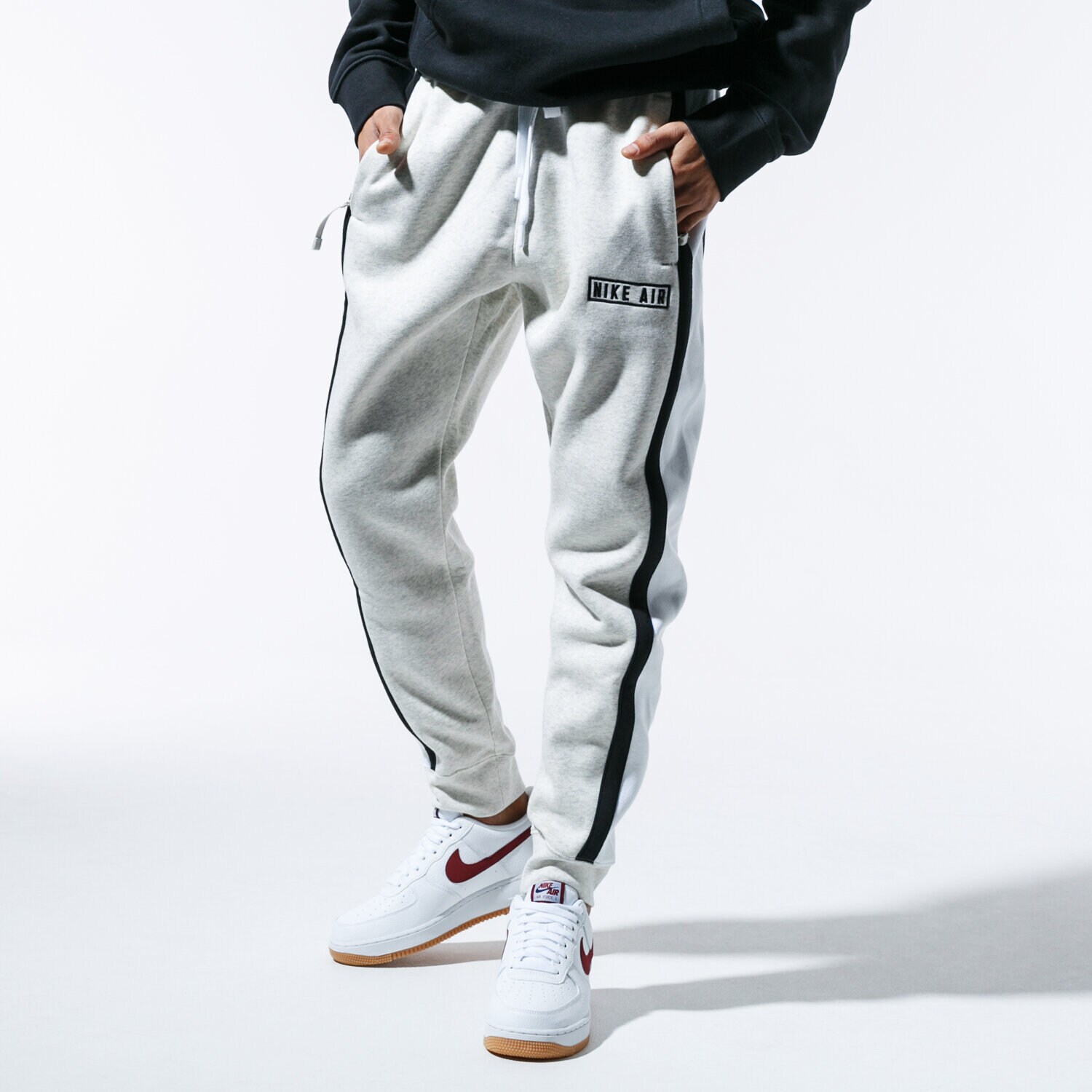 Bărbați pantaloni NIKE PANTALONI  M NSW NIKE AIR PANT FLC BV5147-141 Gri