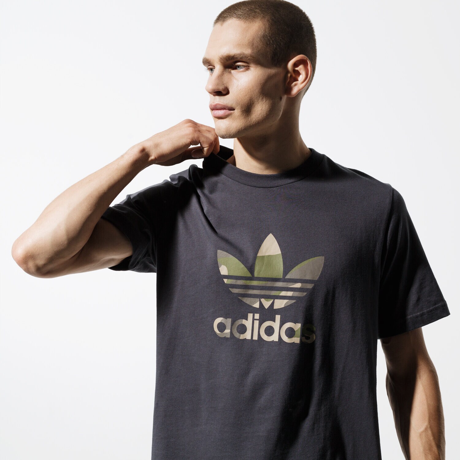 Bărbați tricou ADIDAS TRICOU SS CAMO INFILL TEE GRAPHICS DX3674 Negru