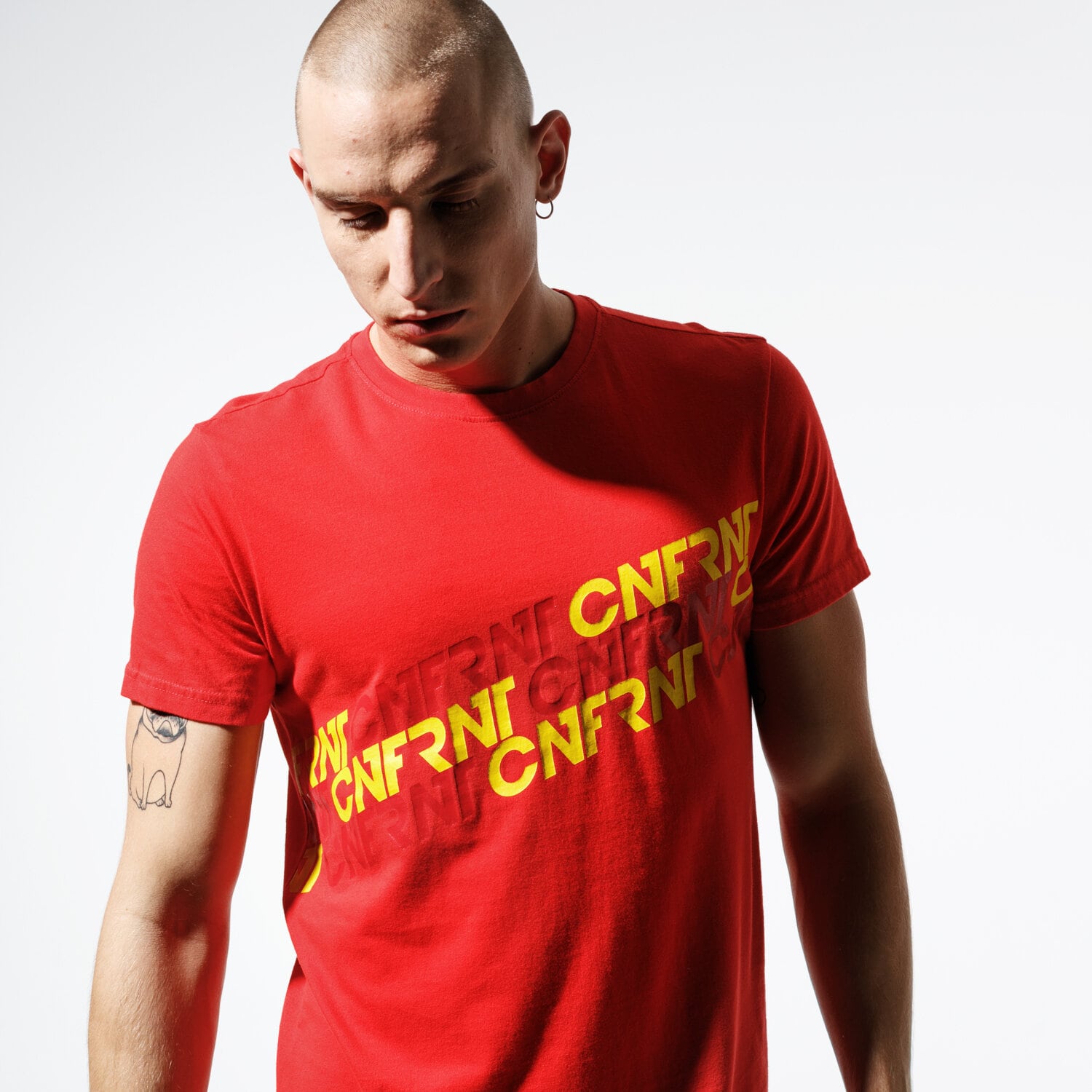 Bărbați tricou CONFRONT TRICOU FOOT PRINT RED TEE