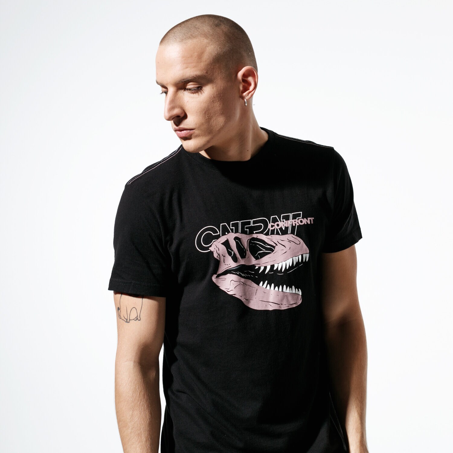 Bărbați tricou CONFRONT TRICOU DINO BLK TEE CF39TSM63001 Negru