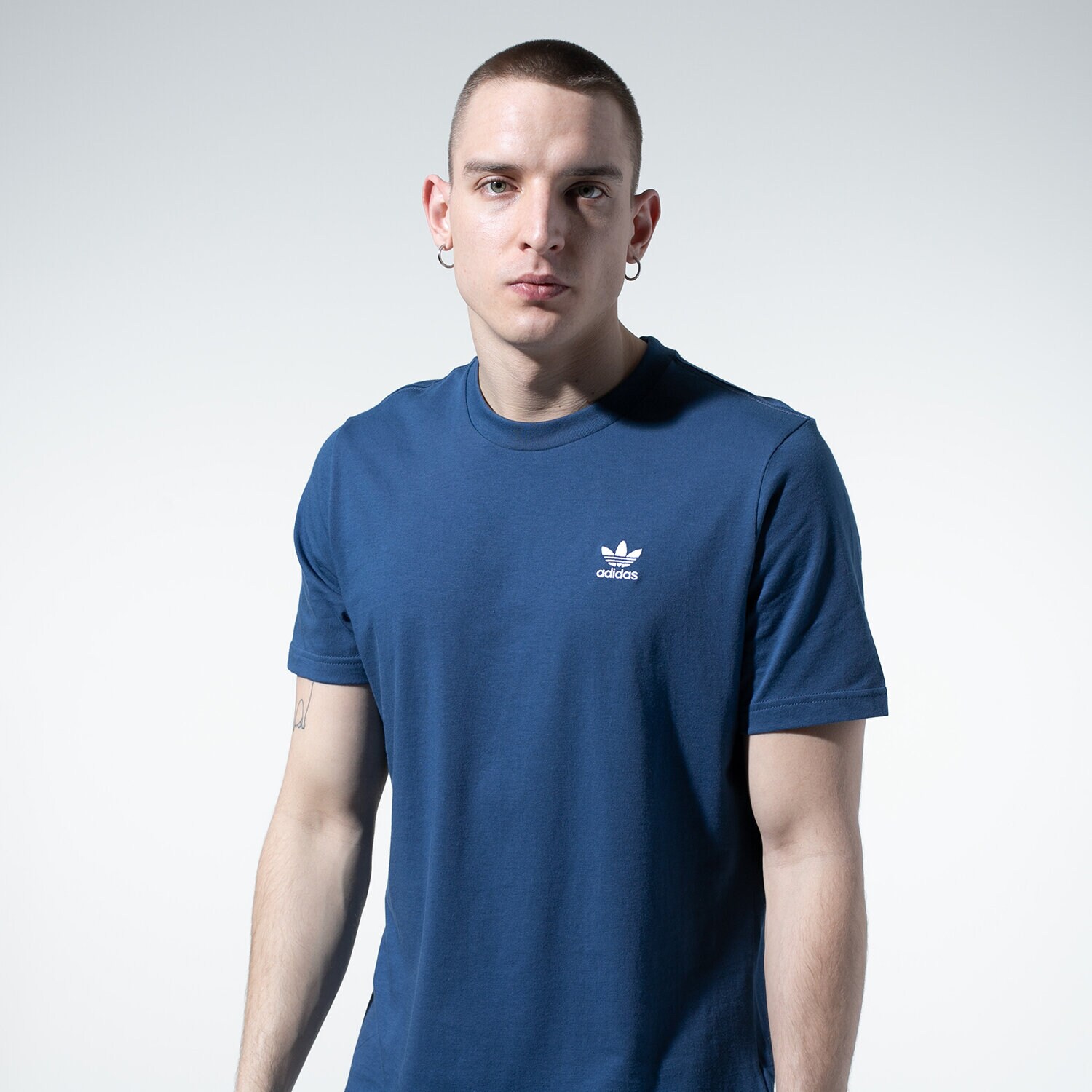 Bărbați tricou ADIDAS TRICOU ESSENTIAL TEE FM9967 Bleumarin
