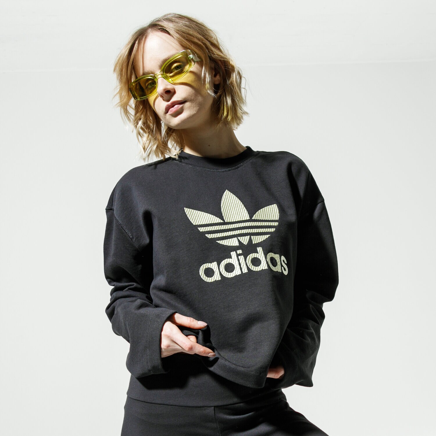 Femei bluză ADIDAS BLUZĂ LG CREW FM2623 Negru