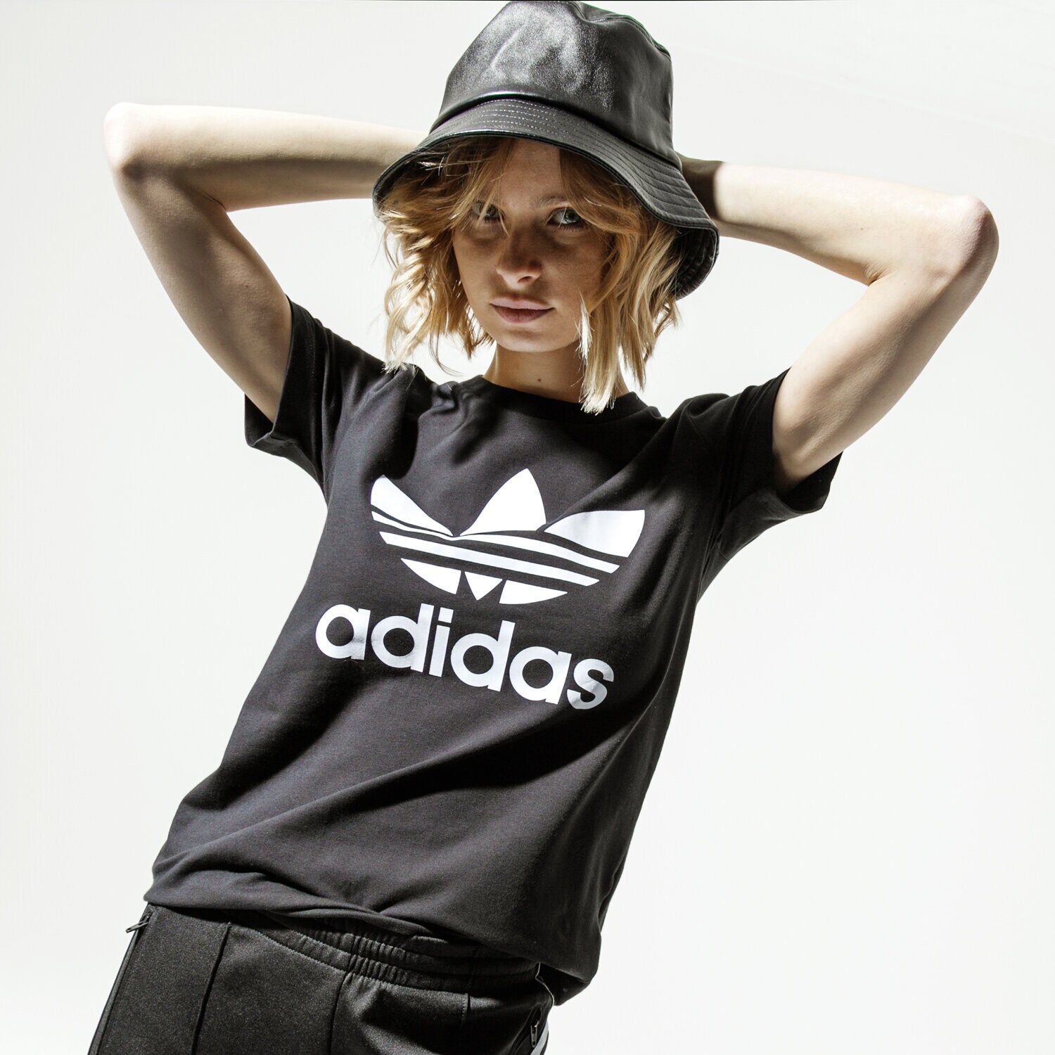 Femei tricou ADIDAS TRICOU TREFOIL TEE FM3311 Negru