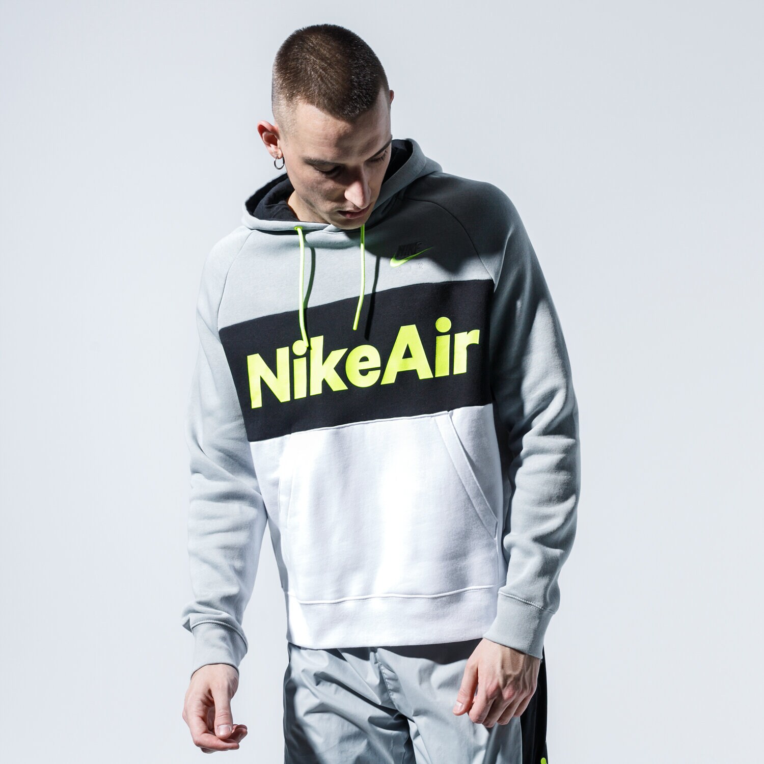 Bărbați bluză NIKE BLUZĂ CU GLUGĂ AIR CJ4824-077 Gri