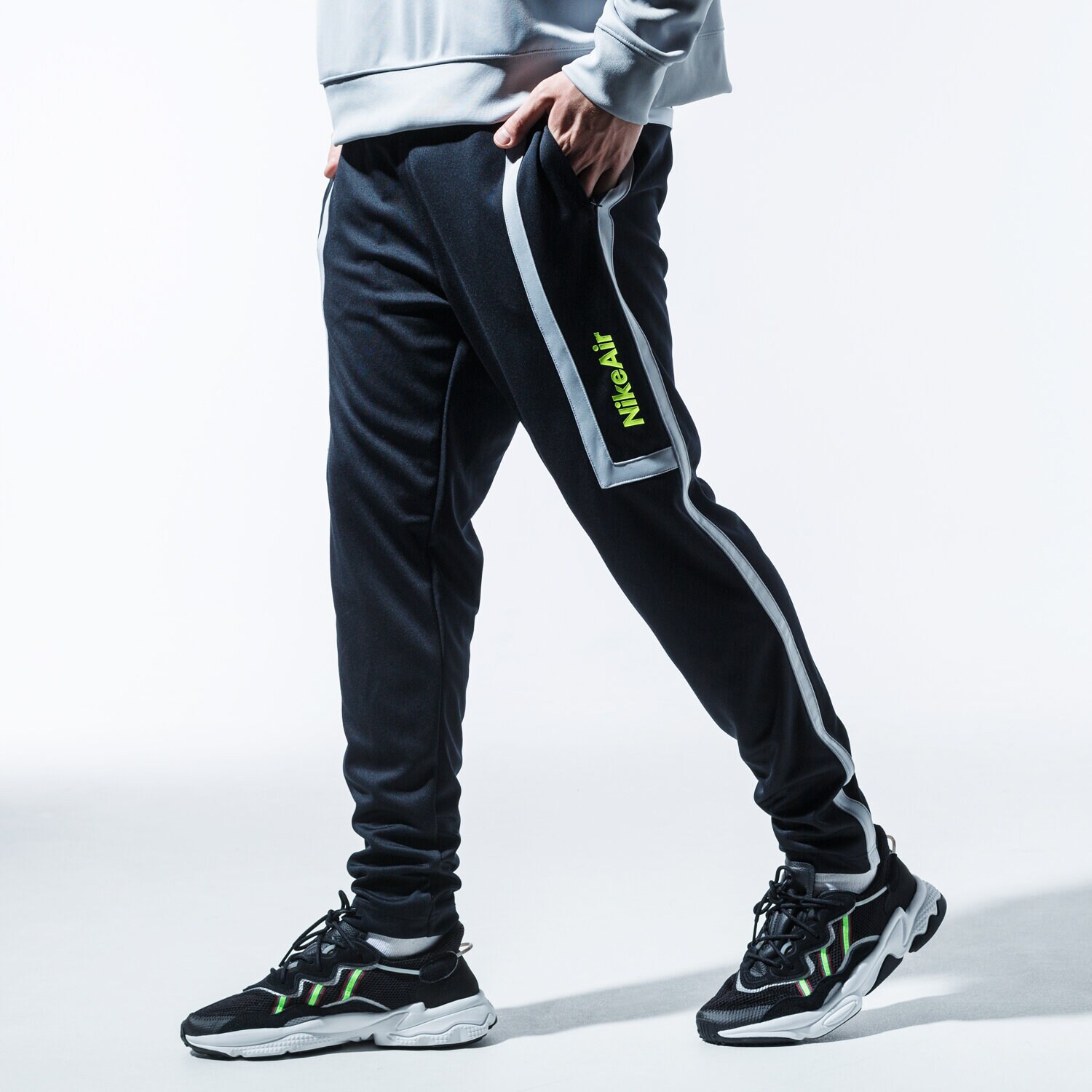 Bărbați pantaloni NIKE PANTALONI AIR CJ4838-011 Negru