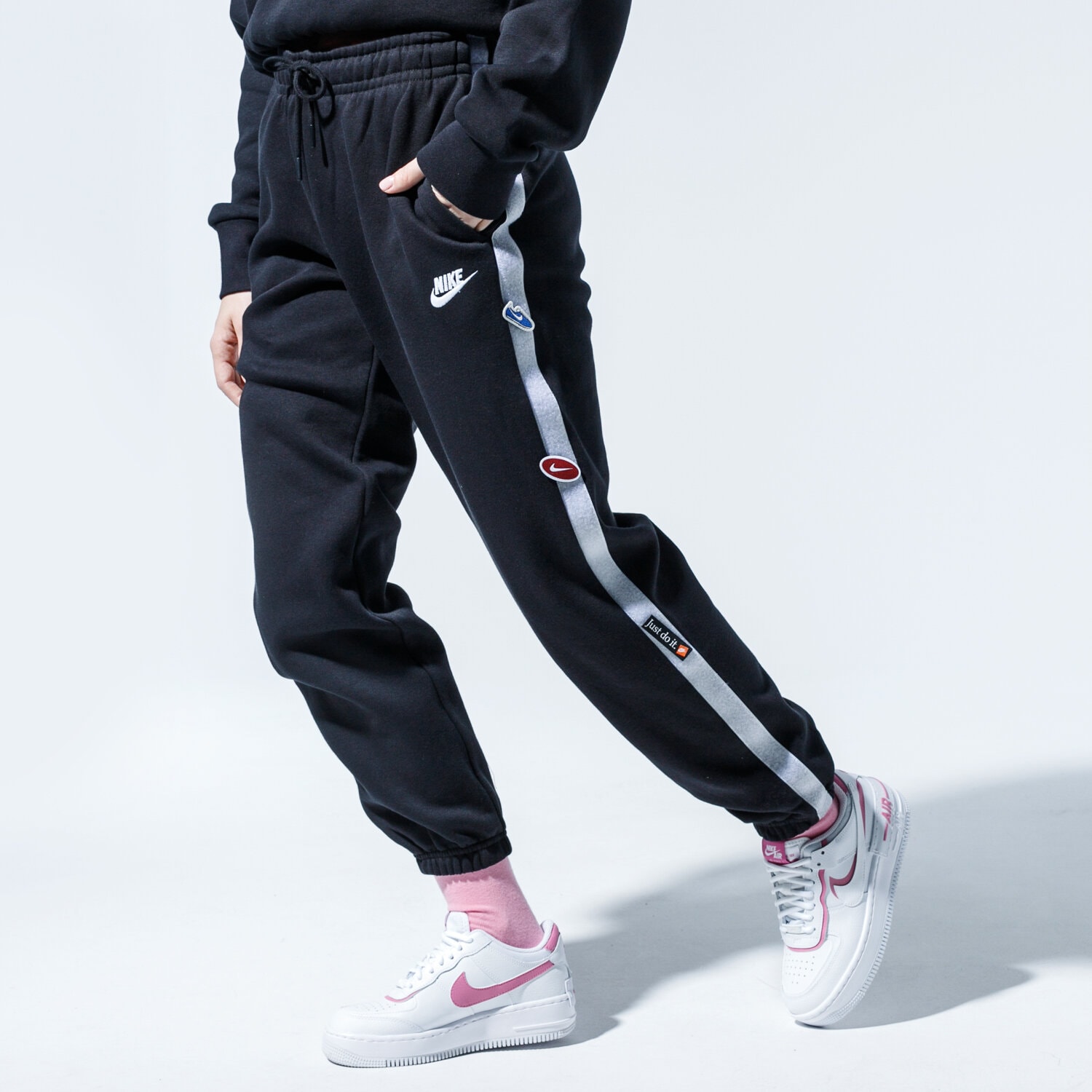 Femei pantaloni NIKE PANTALONI  W NSW ICN CLSH FLC PANT BB CJ2036-010 Negru